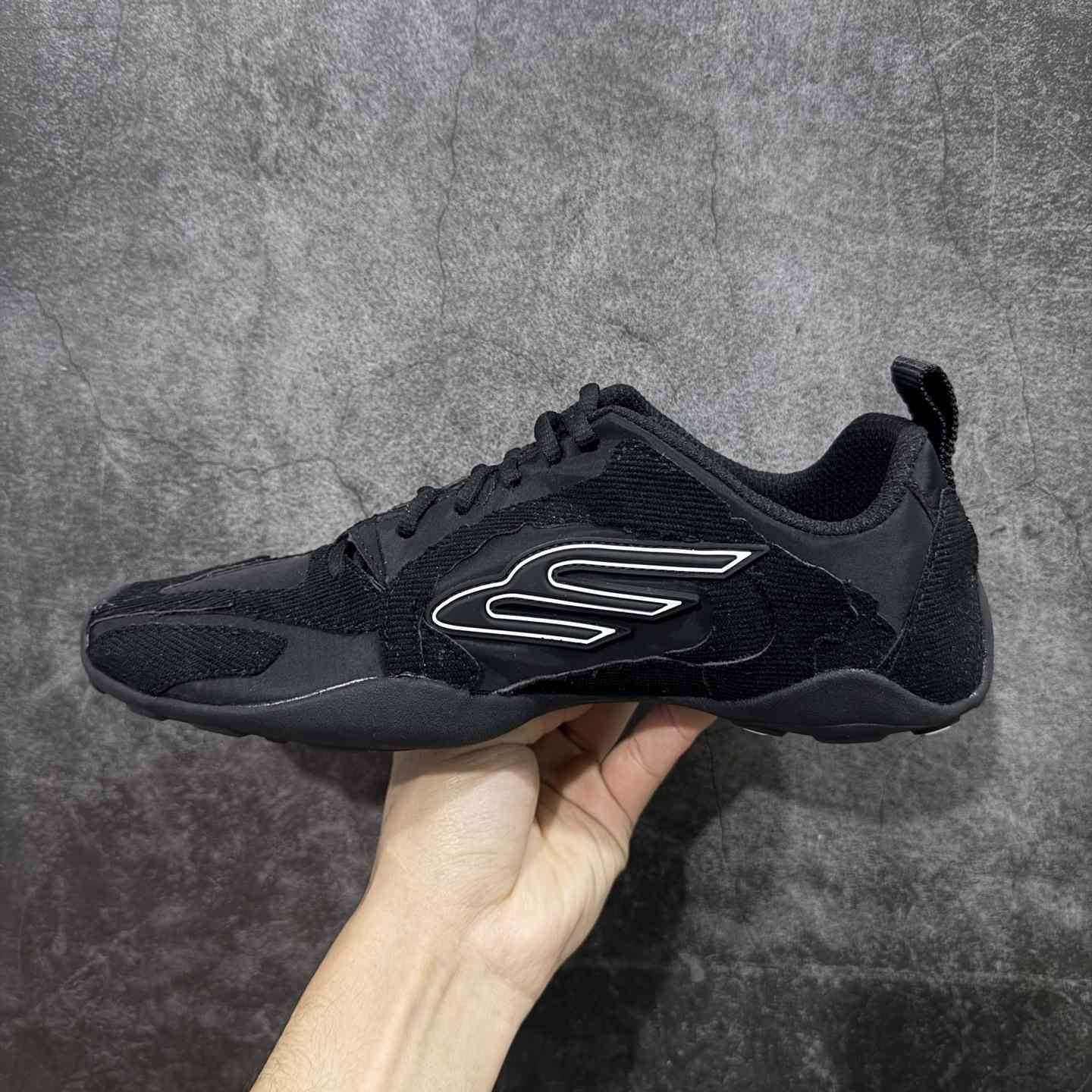 Balenciaga Monday Ultra Sneaker In Black - FashionPlug