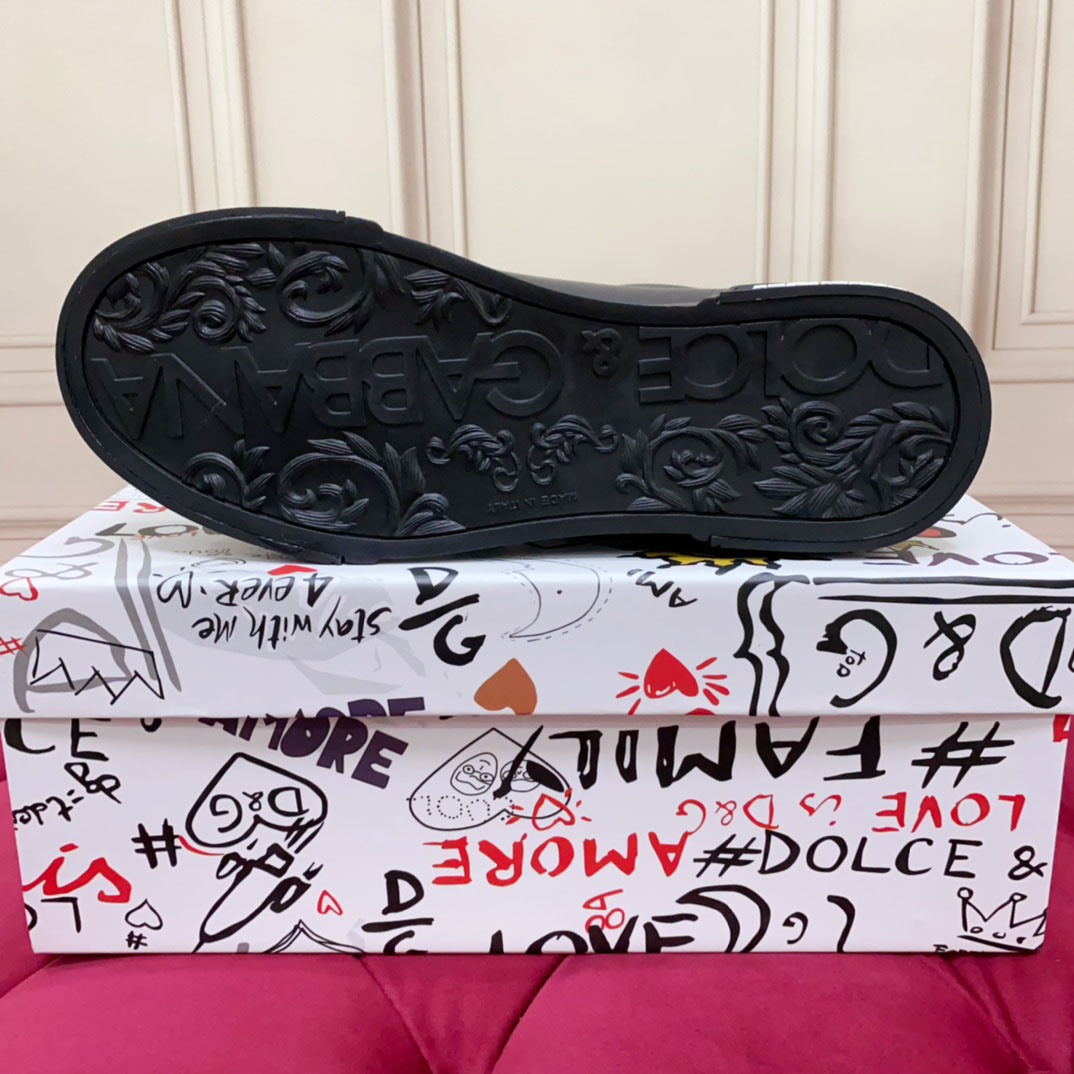 Dolce & Gabbana Sneakers - FashionPlug