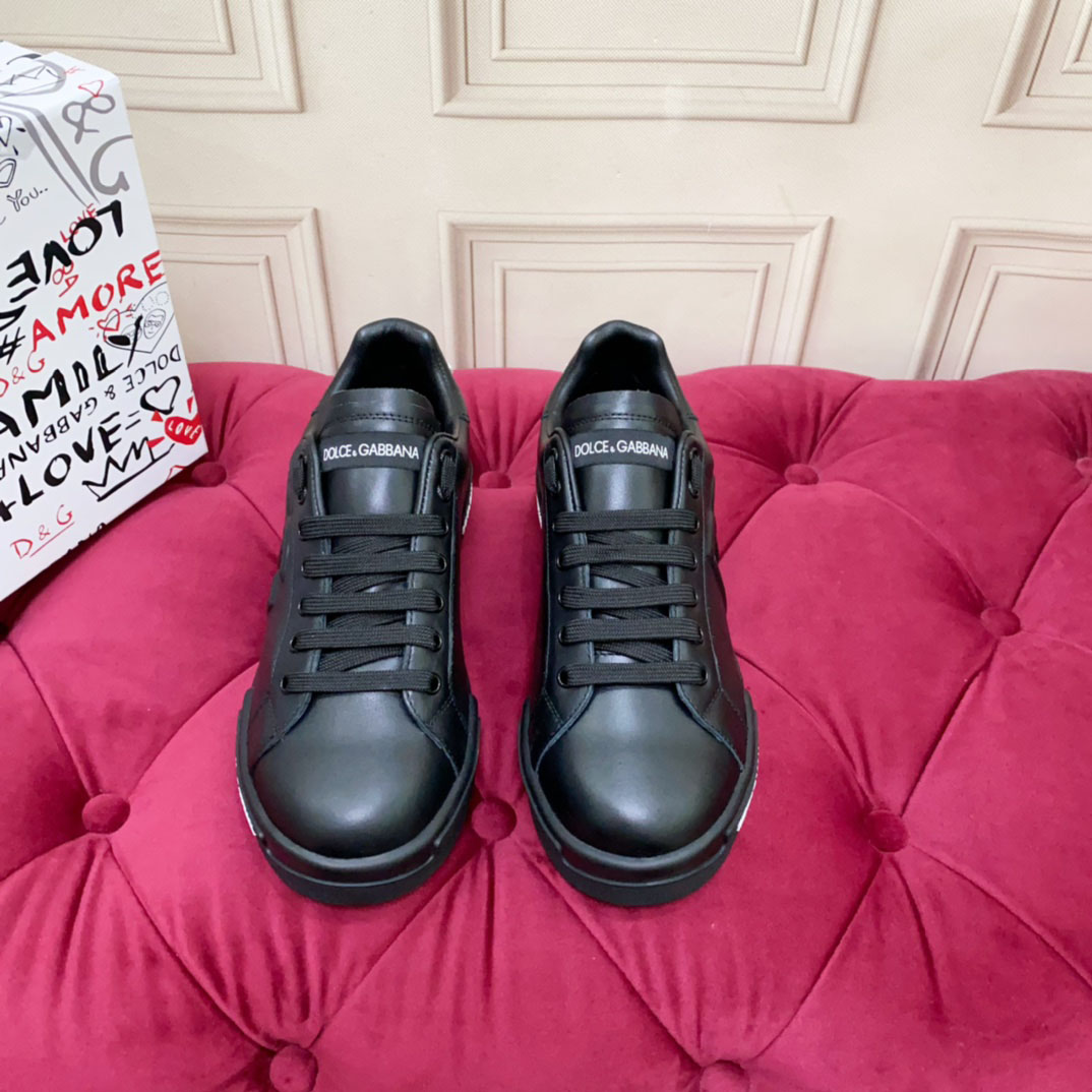 Dolce & Gabbana Sneakers - FashionPlug