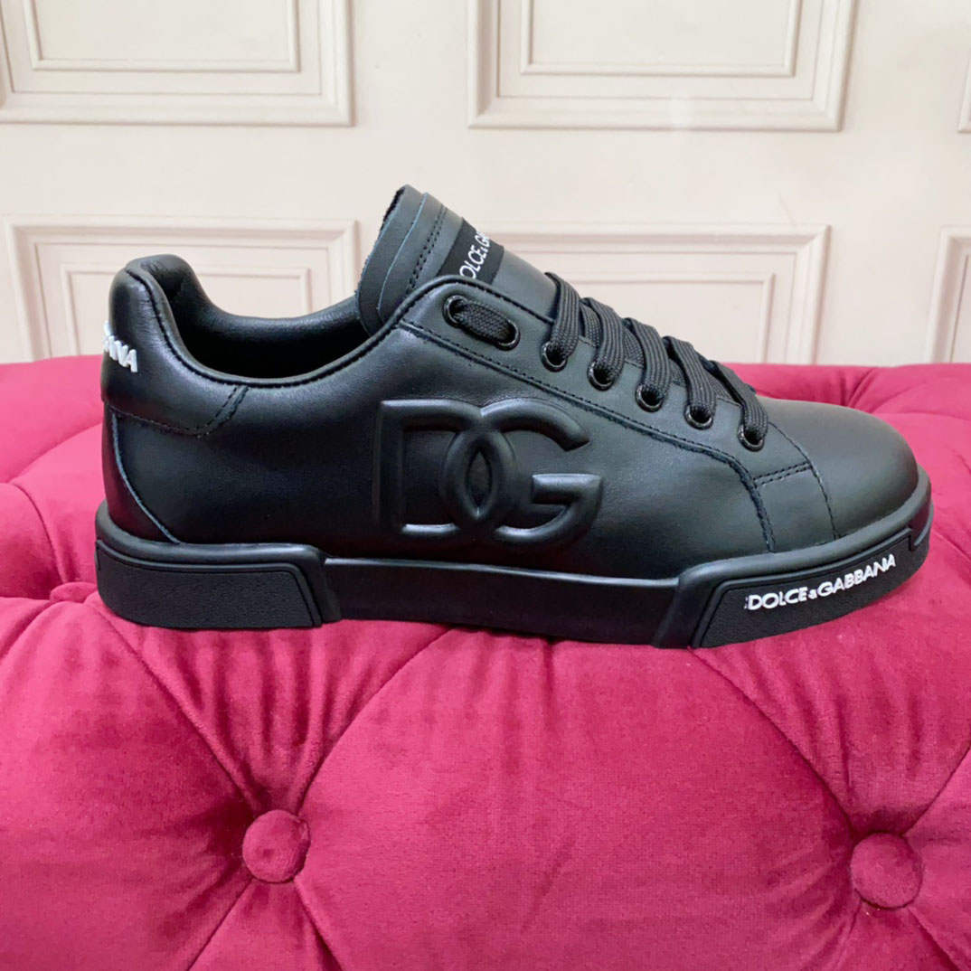 Dolce & Gabbana Sneakers - FashionPlug