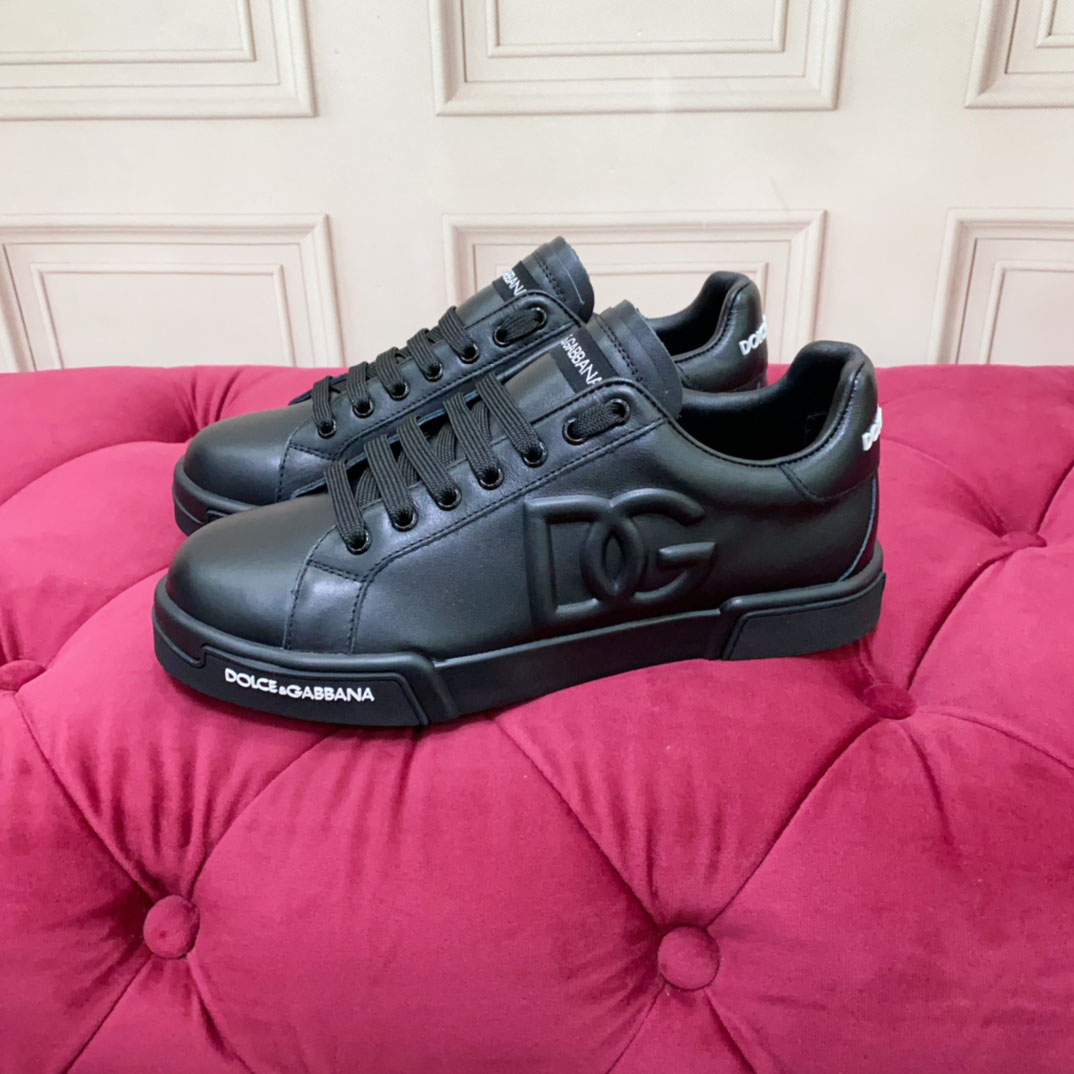 Dolce & Gabbana Sneakers - FashionPlug