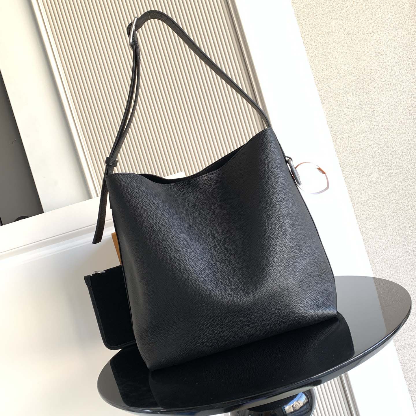 Louis Vuitton Verso Hobo H38      M27022 - FashionPlug