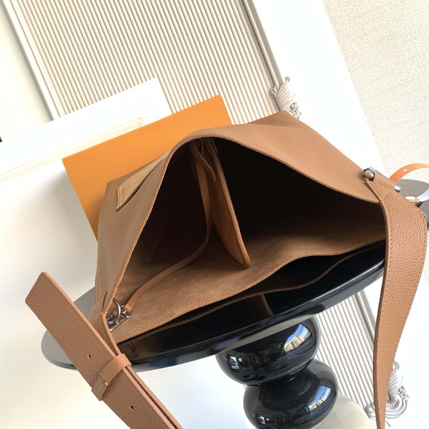 Louis Vuitton Verso Hobo H38      M26745 - FashionPlug