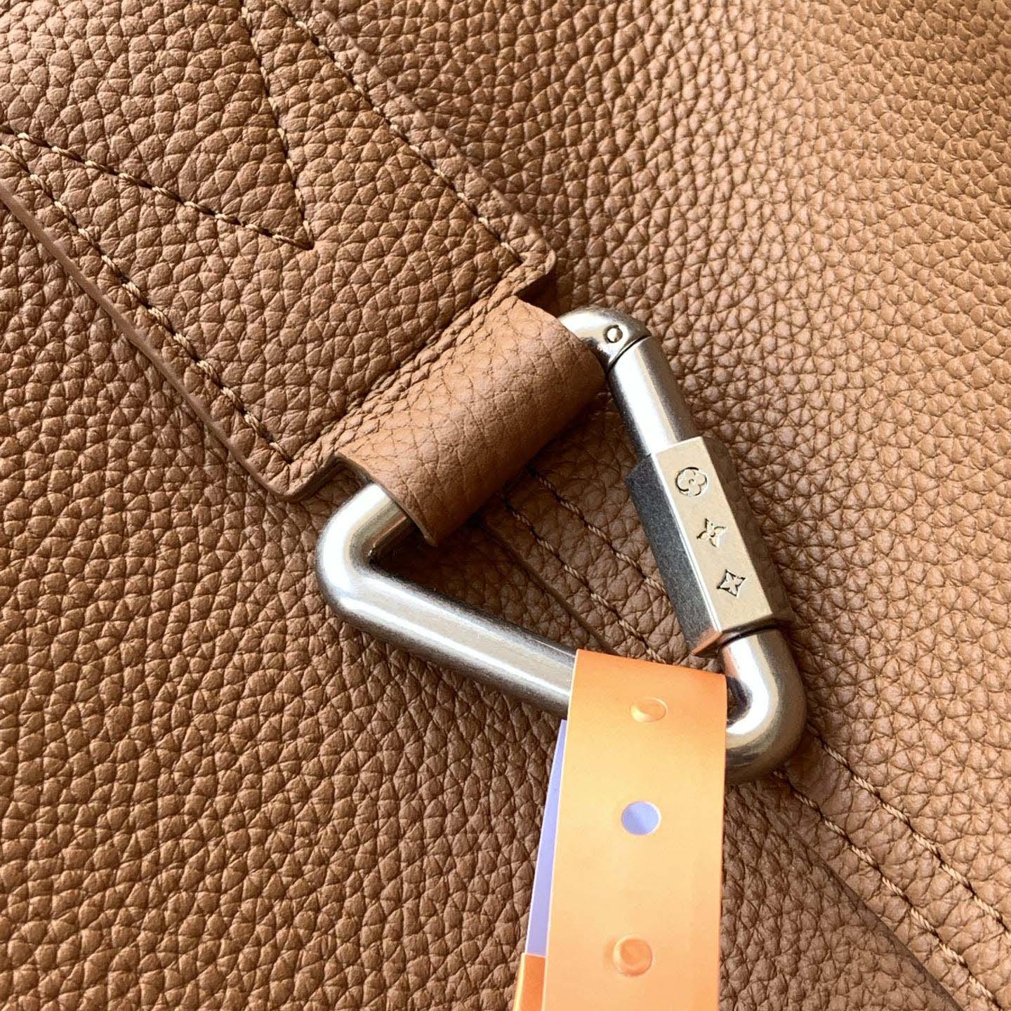 Louis Vuitton Verso Hobo H38      M26745 - FashionPlug