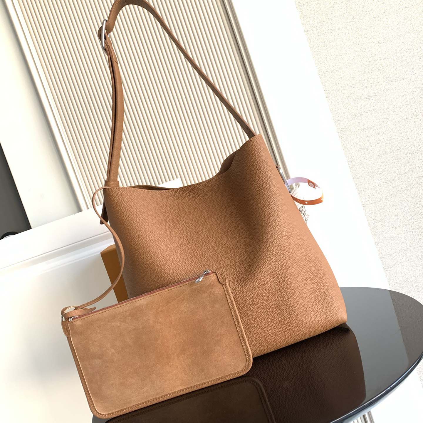 Louis Vuitton Verso Hobo H38      M26745 - FashionPlug