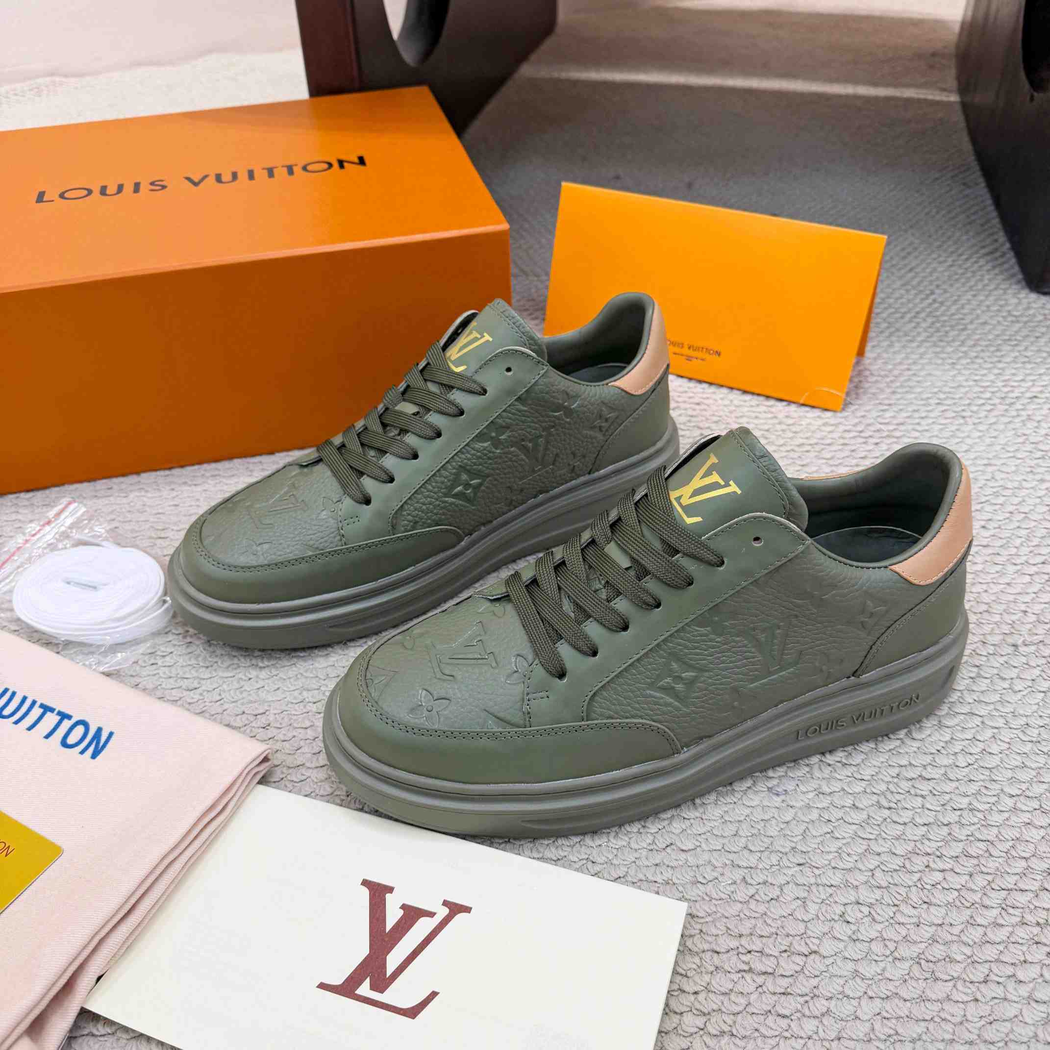 Louis Vuitton Beverly Hills Sneaker 1AJ912 - FashionPlug