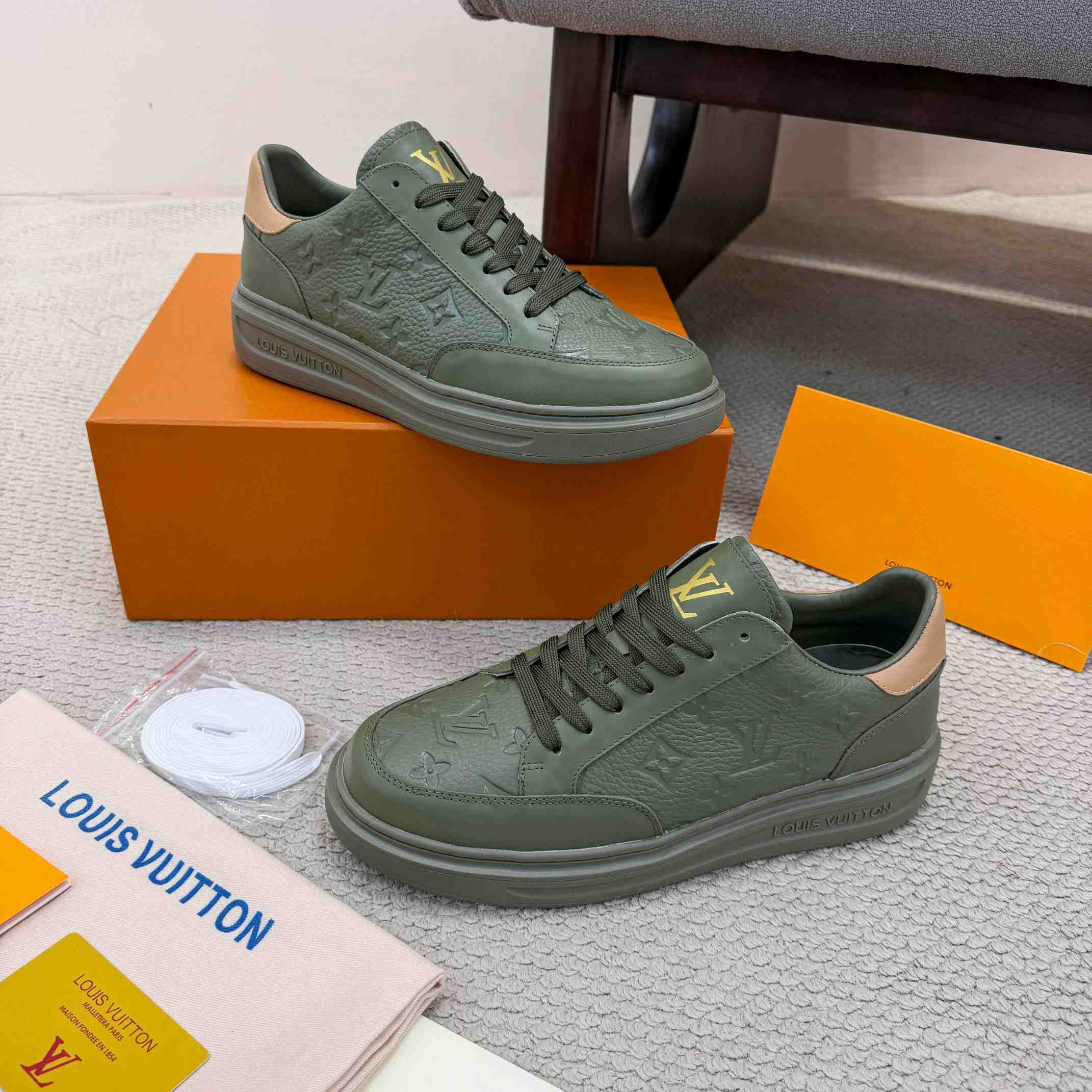 Louis Vuitton Beverly Hills Sneaker 1AJ912 - FashionPlug