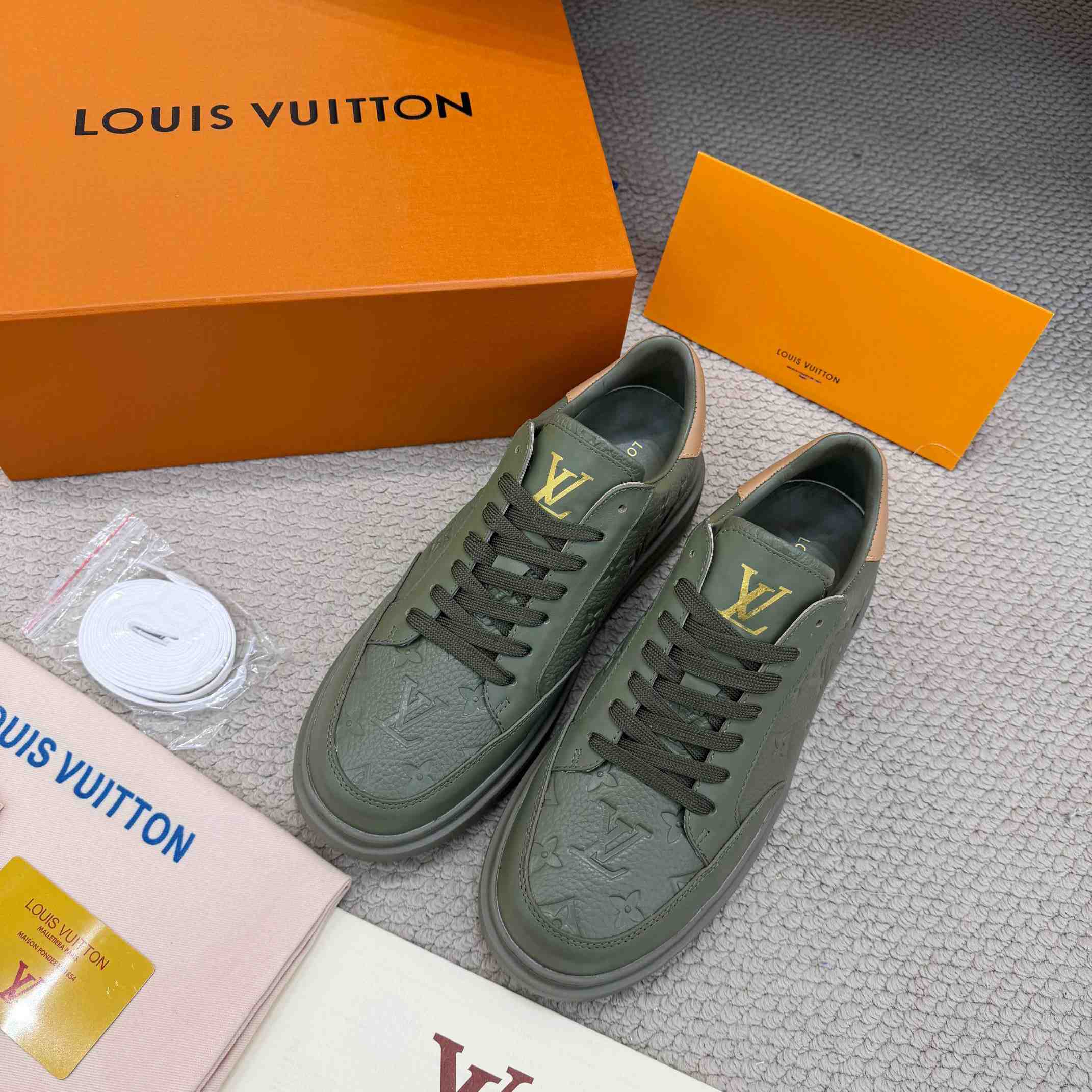 Louis Vuitton Beverly Hills Sneaker 1AJ912 - FashionPlug