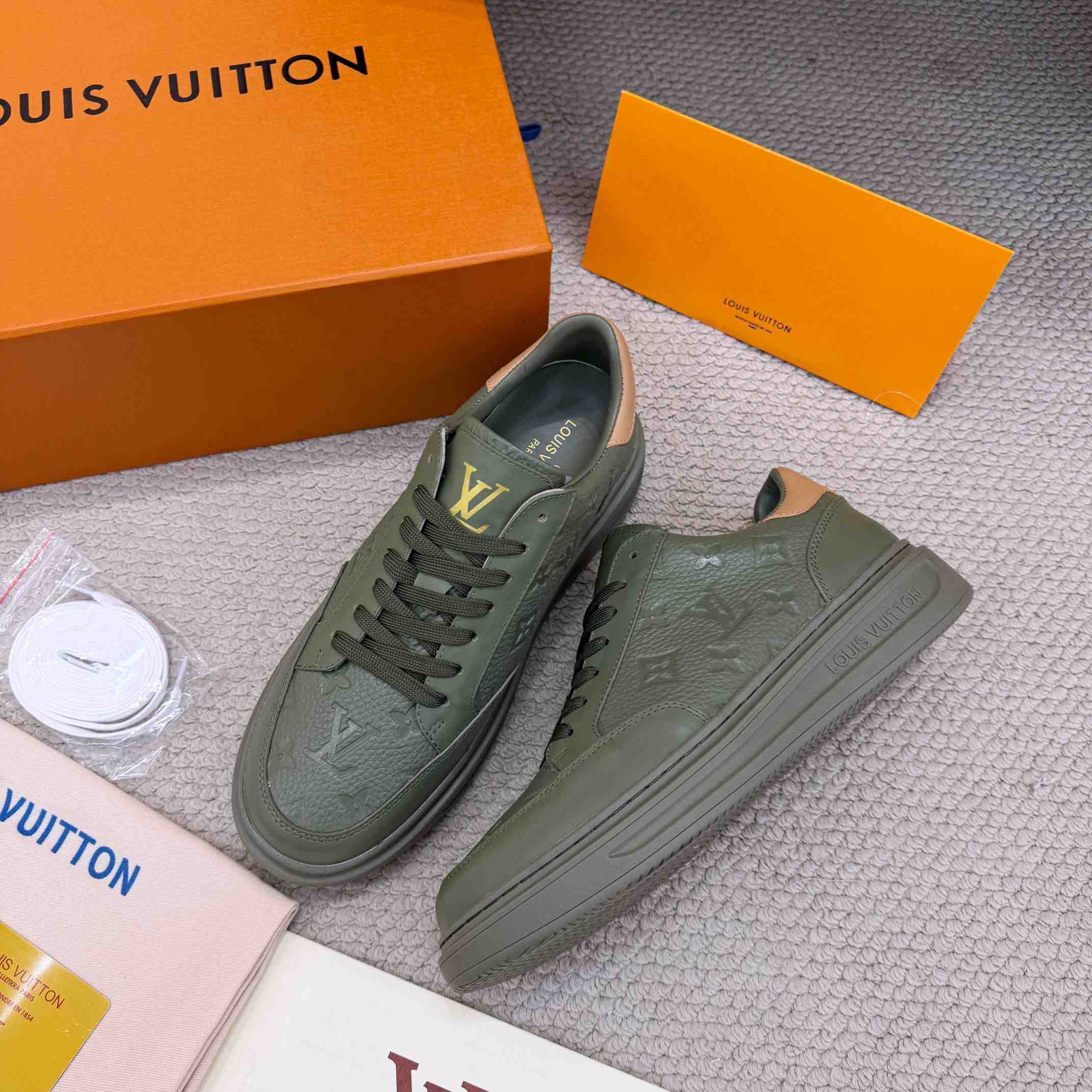 Louis Vuitton Beverly Hills Sneaker 1AJ912 - FashionPlug