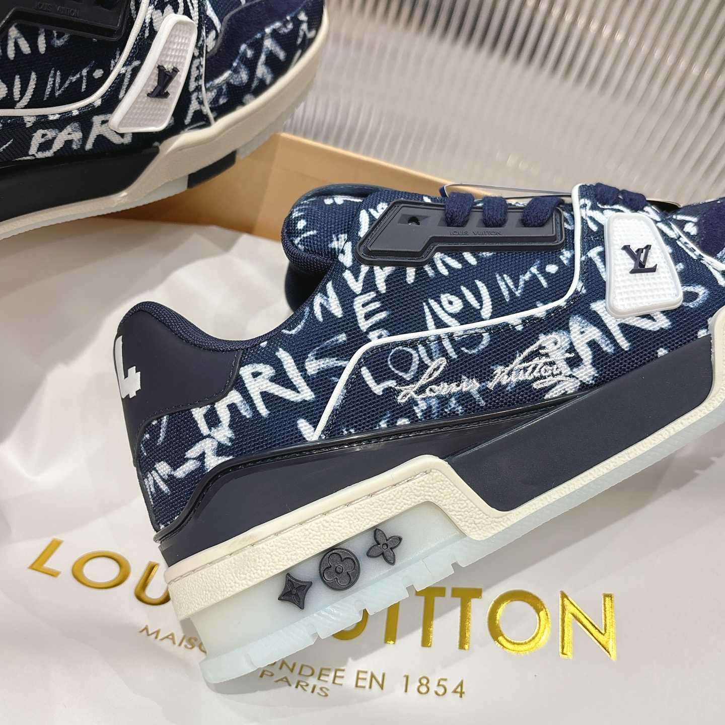 Louis Vuitton LV Trainer Sneaker    1AIKQ4 - FashionPlug