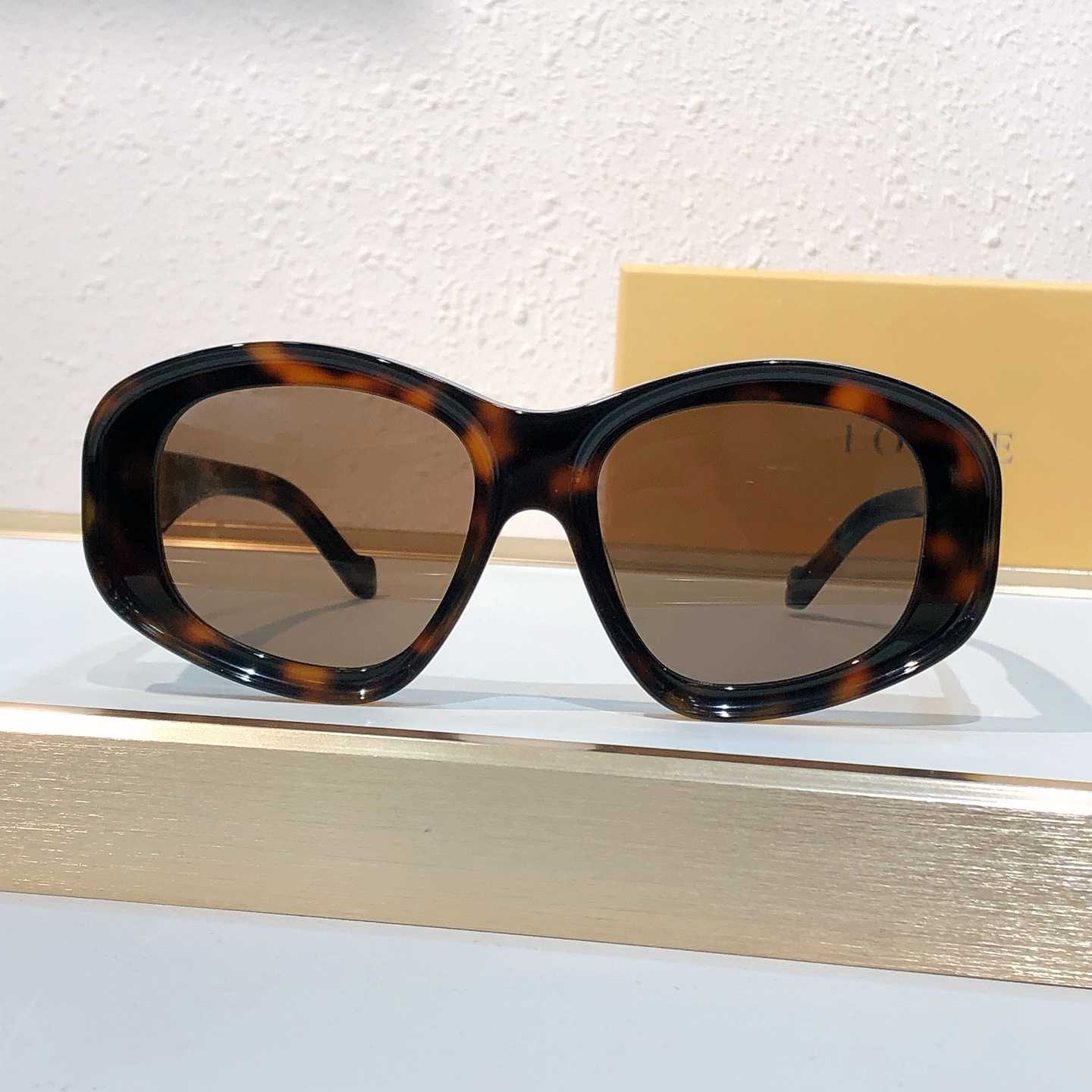 Loewe LW40181I Sunglasses  - FashionPlug