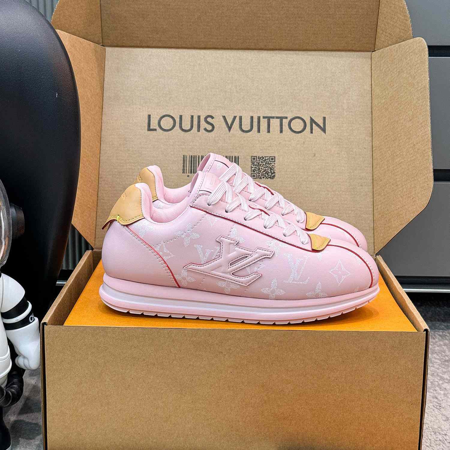 Louis Vuitton LV BUTTERSOFT Sneaker    1AINJE - FashionPlug