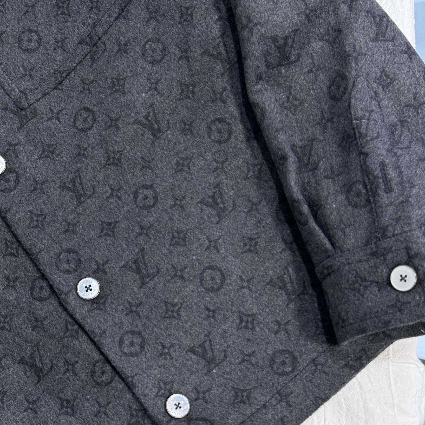 Louis Vuitton Monogram Double Face Overshirt    1AIWGO - FashionPlug