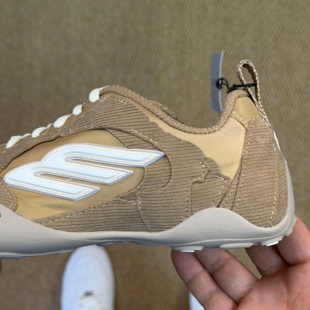 Balenciaga MONDAY ULTRA SNEAKER IN BEIGE/WHITE - FashionPlug