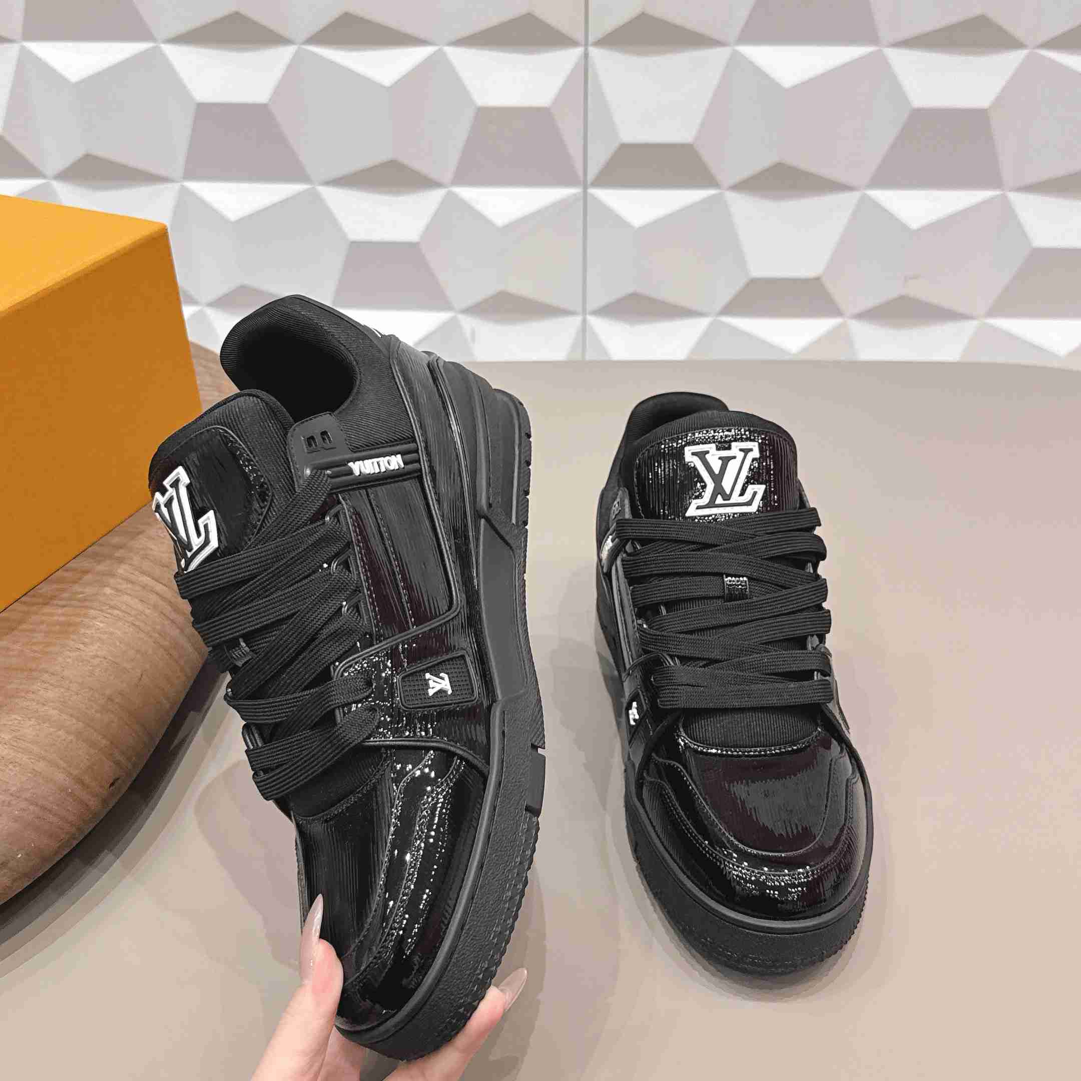 Louis Vuitton Trainer Sneaker 1AJ027 - FashionPlug