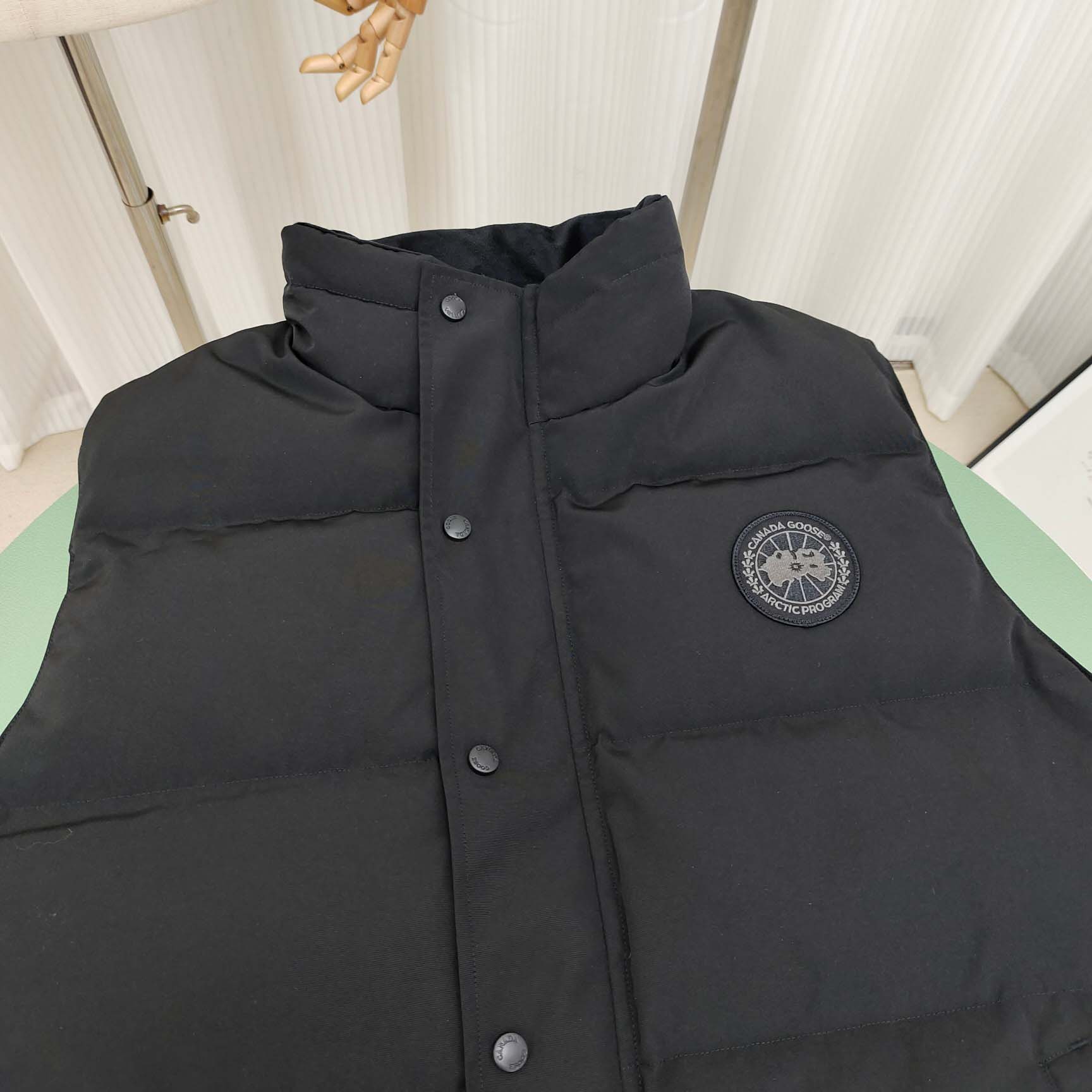 Canada Goose Garson Vest Black Label - FashionPlug