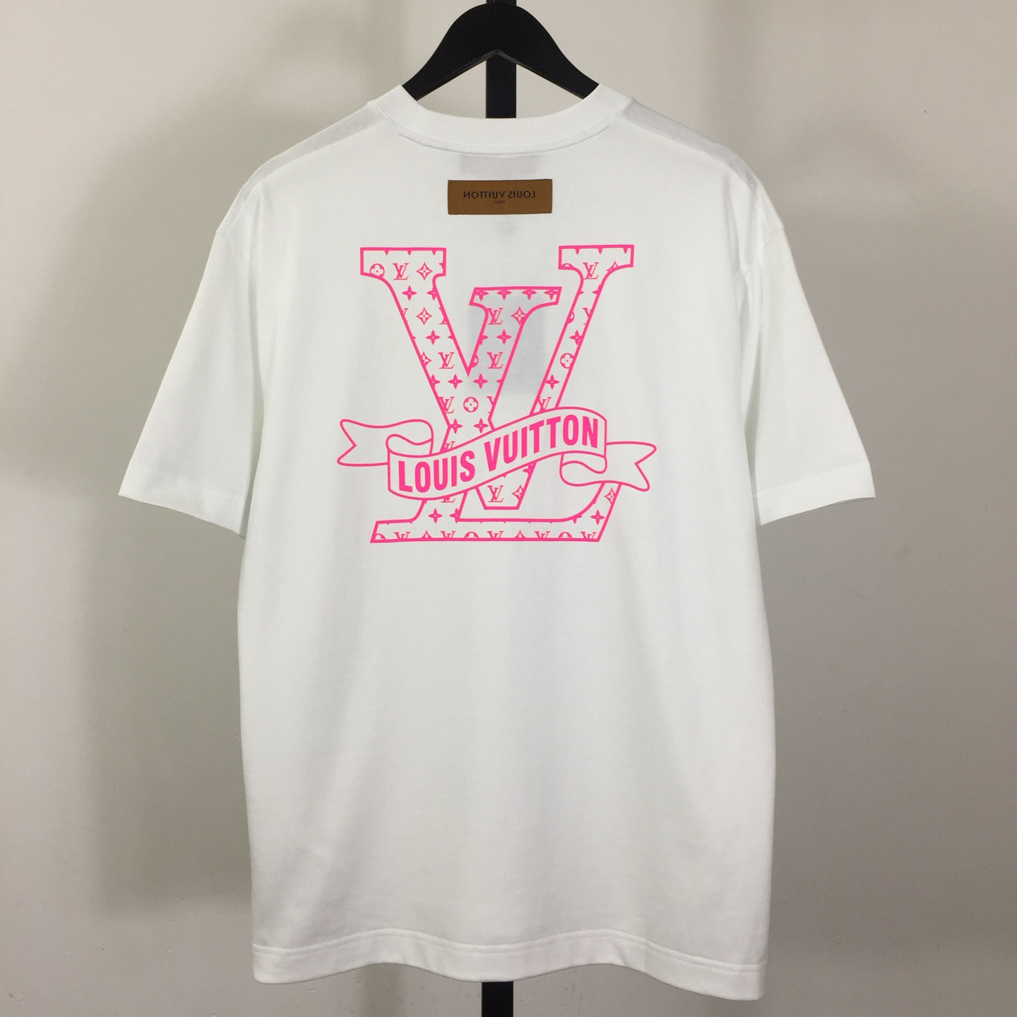 Louis Vuitton Cotton T-shirt Featuring Pink LV Logo Graphic On The Chest - FashionPlug