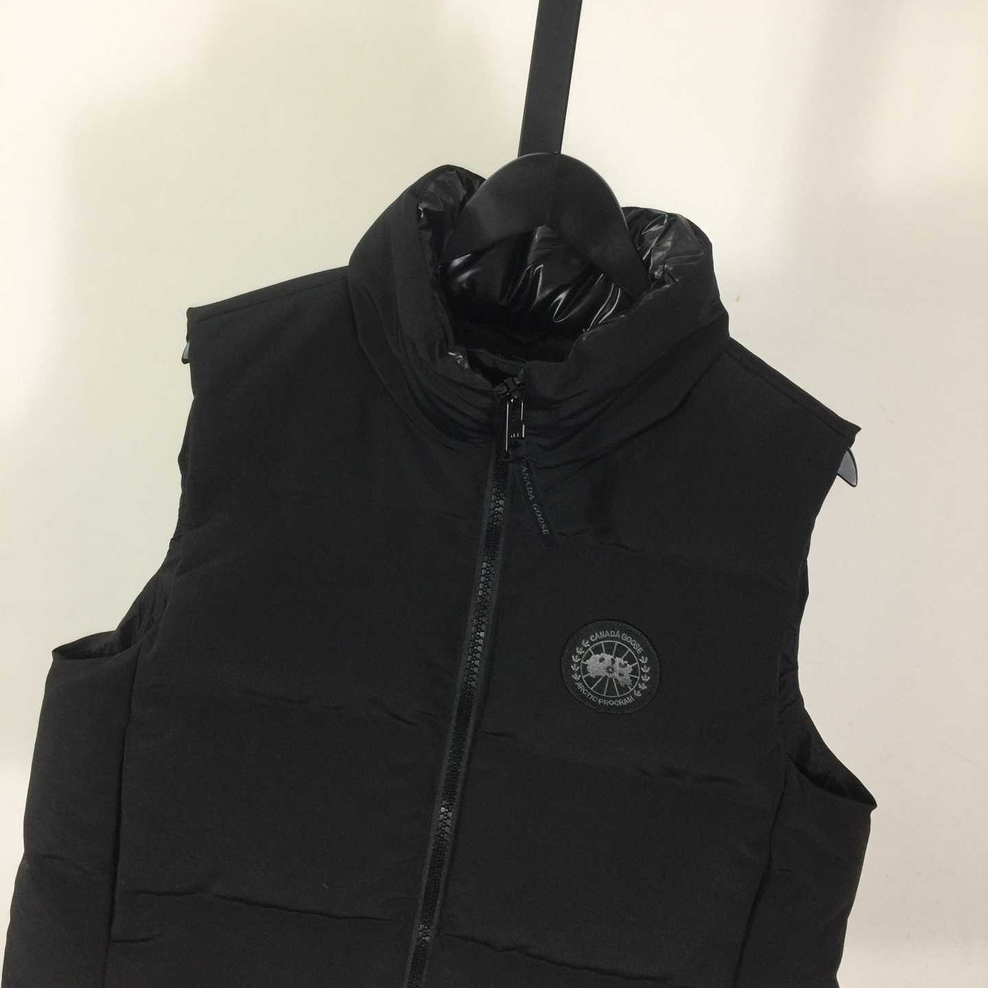 Canada Goose Grandview Cropped Vest Black Label - FashionPlug