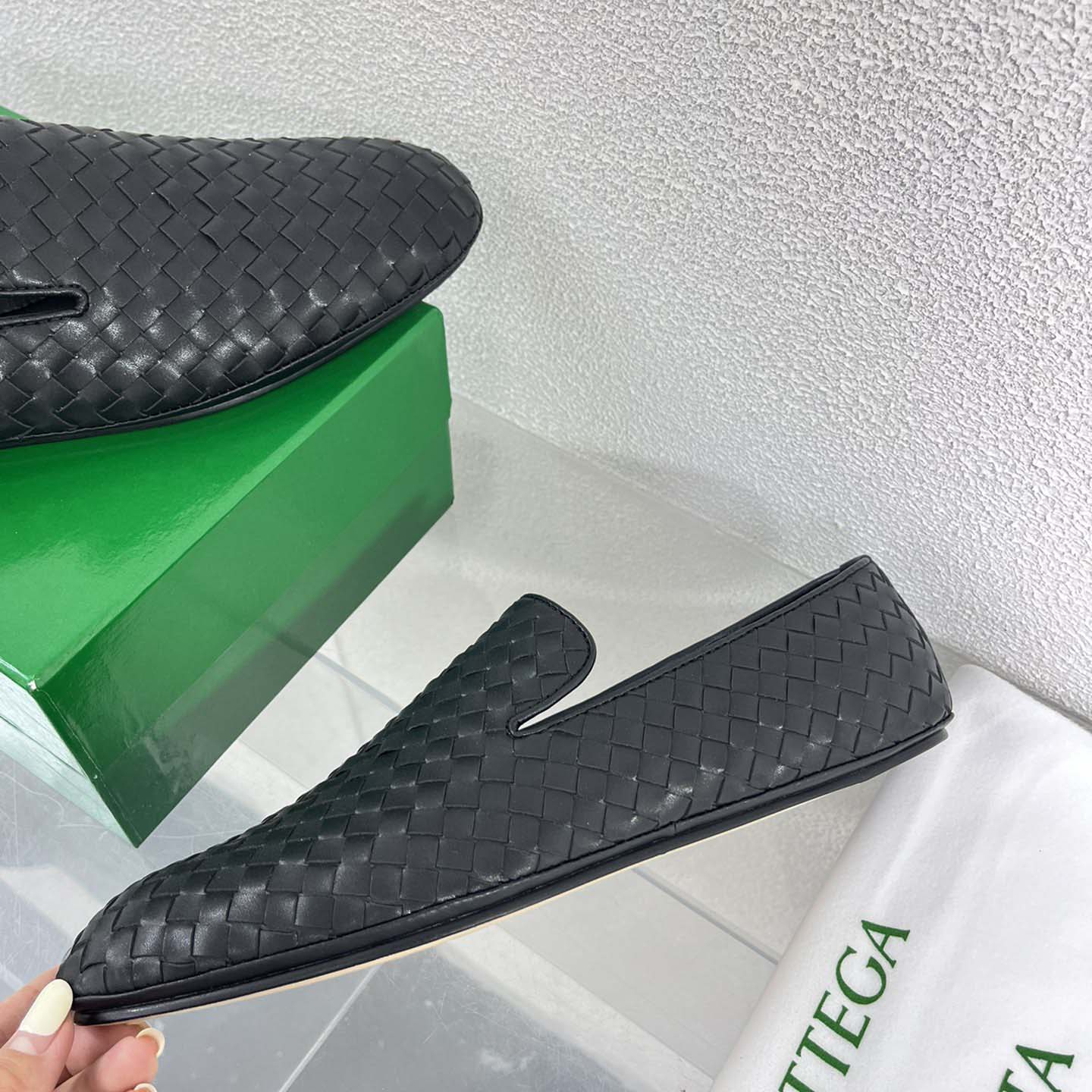 Bottega Veneta Sunday Slipper - FashionPlug