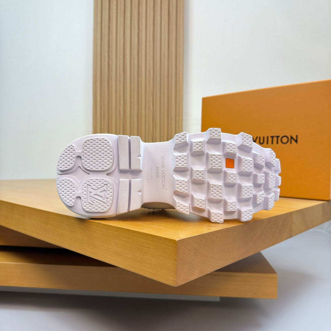 Louis Vuitton Summit Sneaker 1AJAEJ - FashionPlug