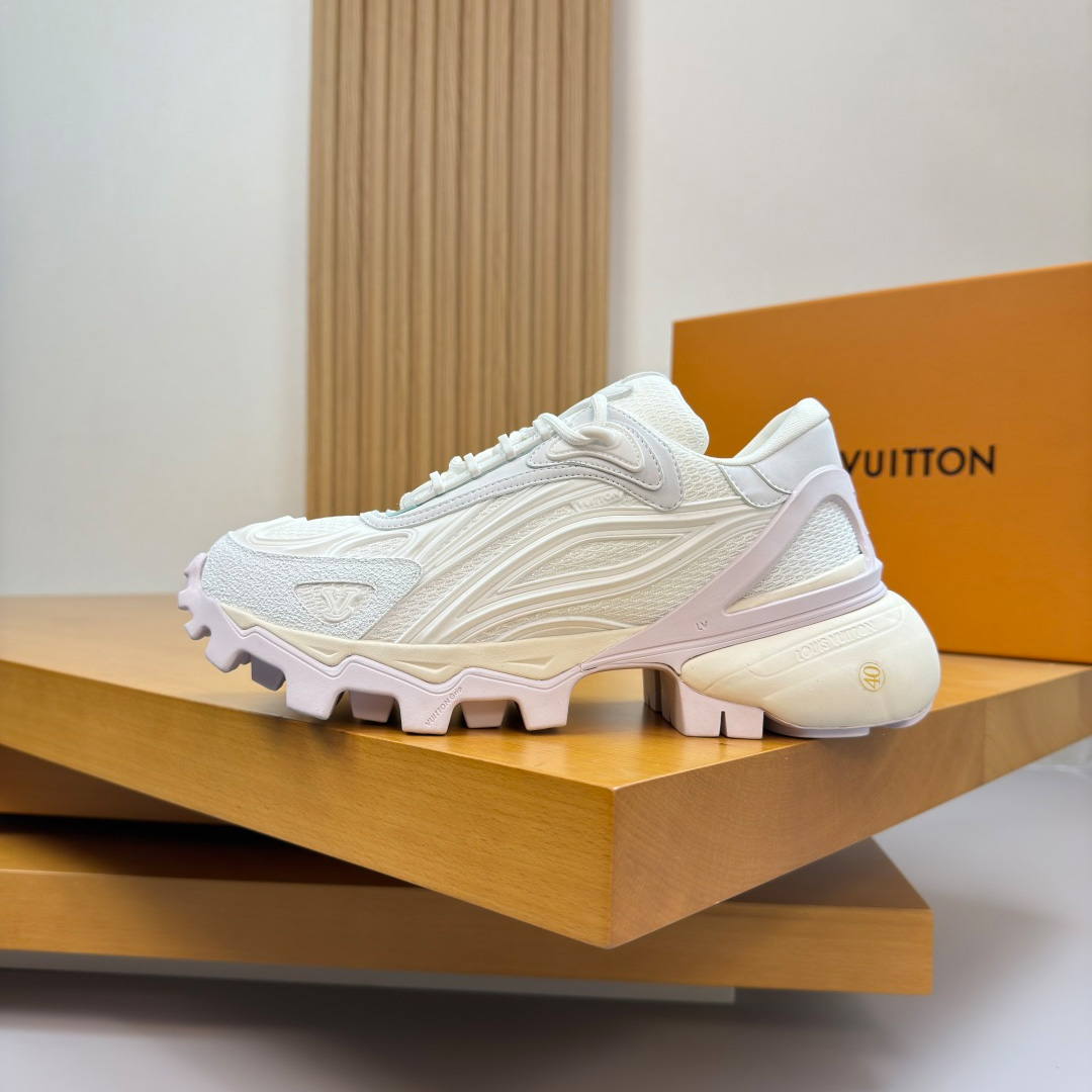 Louis Vuitton Summit Sneaker 1AJAEJ - FashionPlug