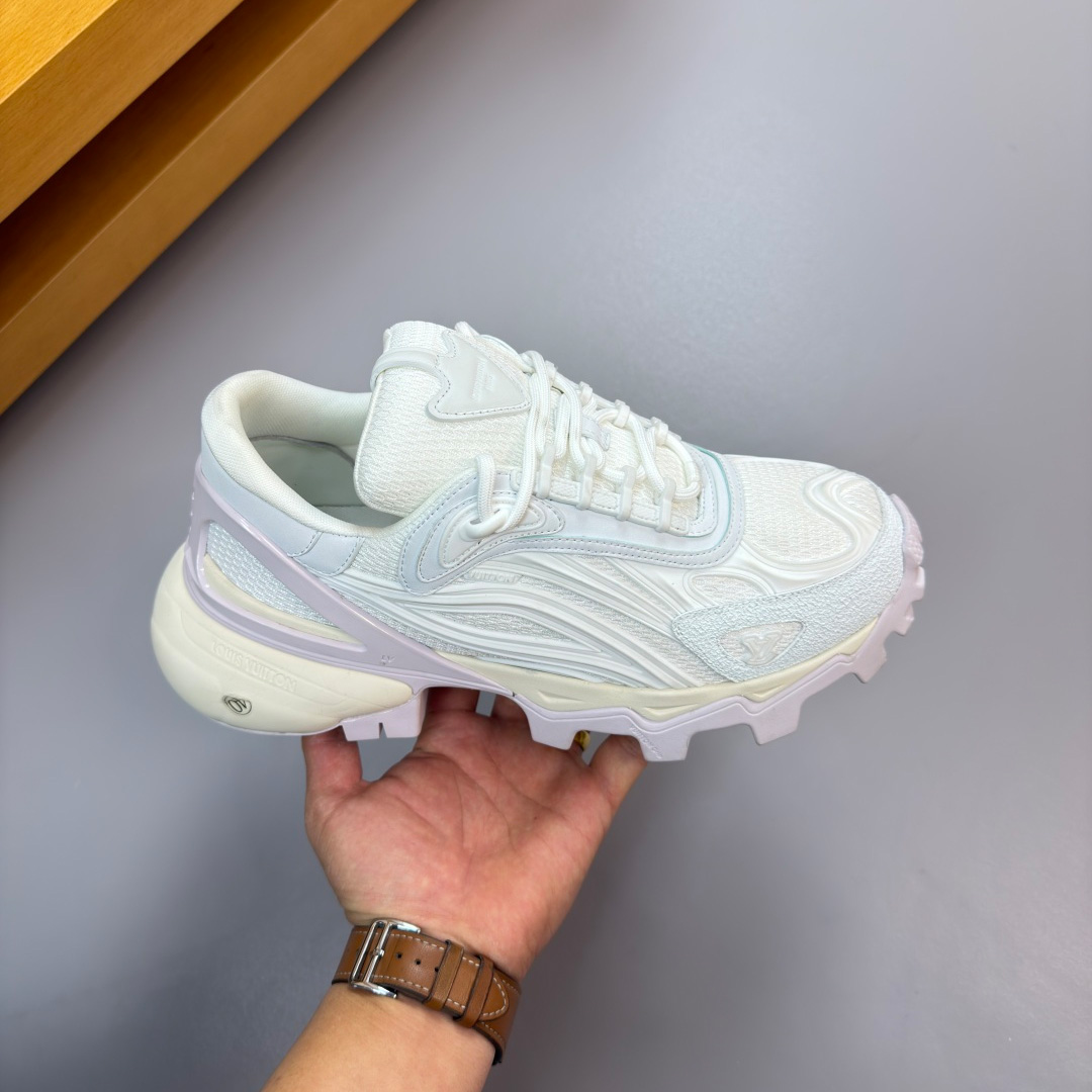 Louis Vuitton Summit Sneaker 1AJAEJ - FashionPlug