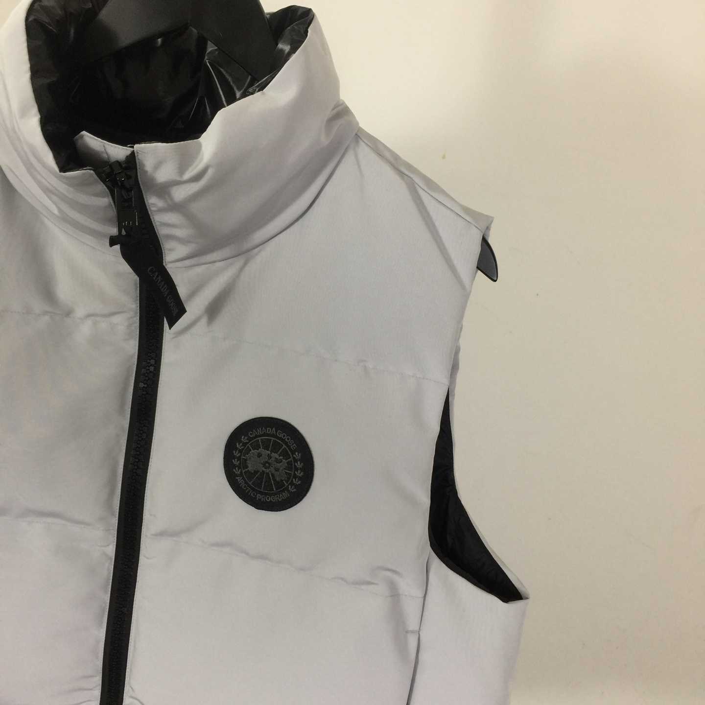 Canada Goose Grandview Cropped Vest Black Label - FashionPlug