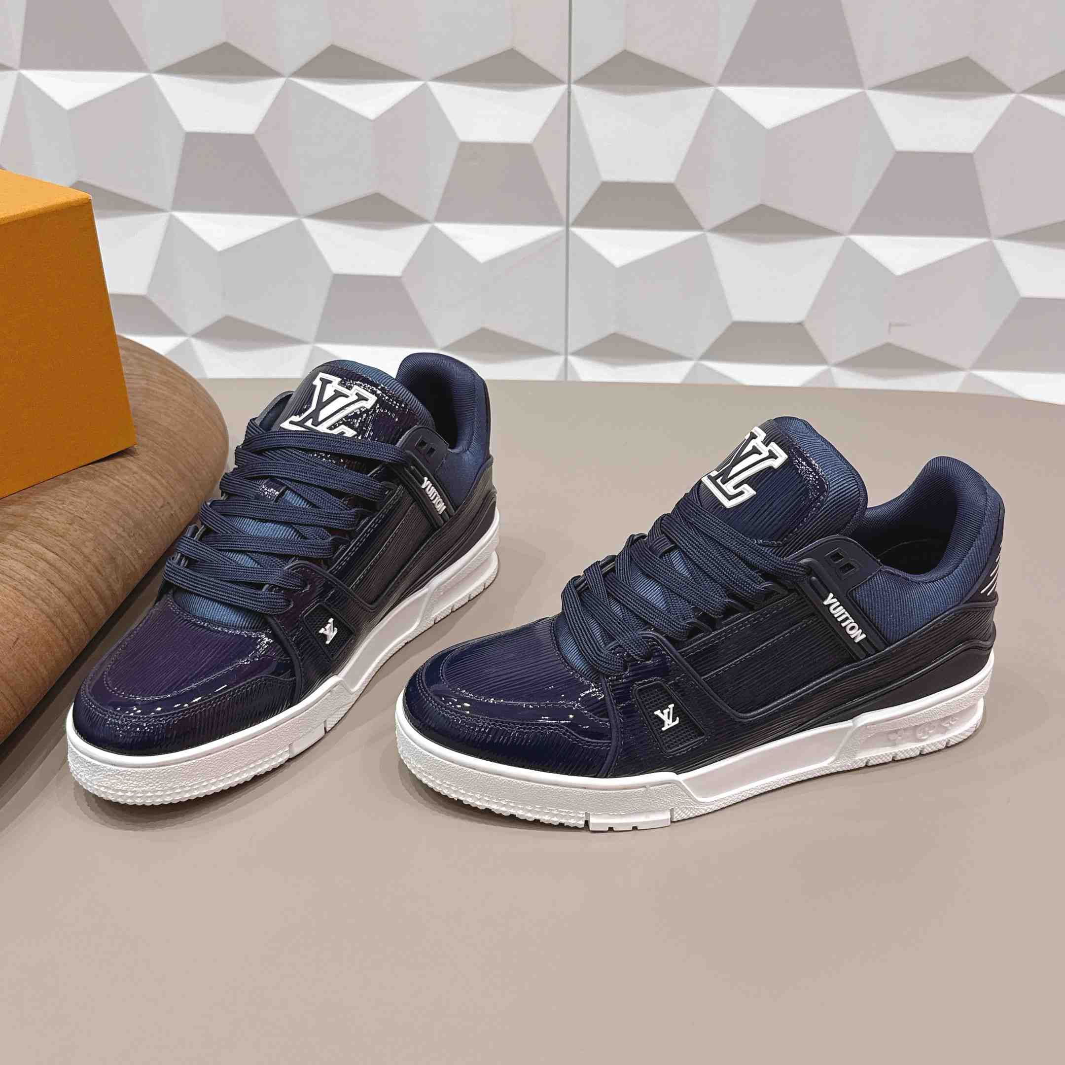 Louis Vuitton Trainer Sneaker 1AJ067 - FashionPlug