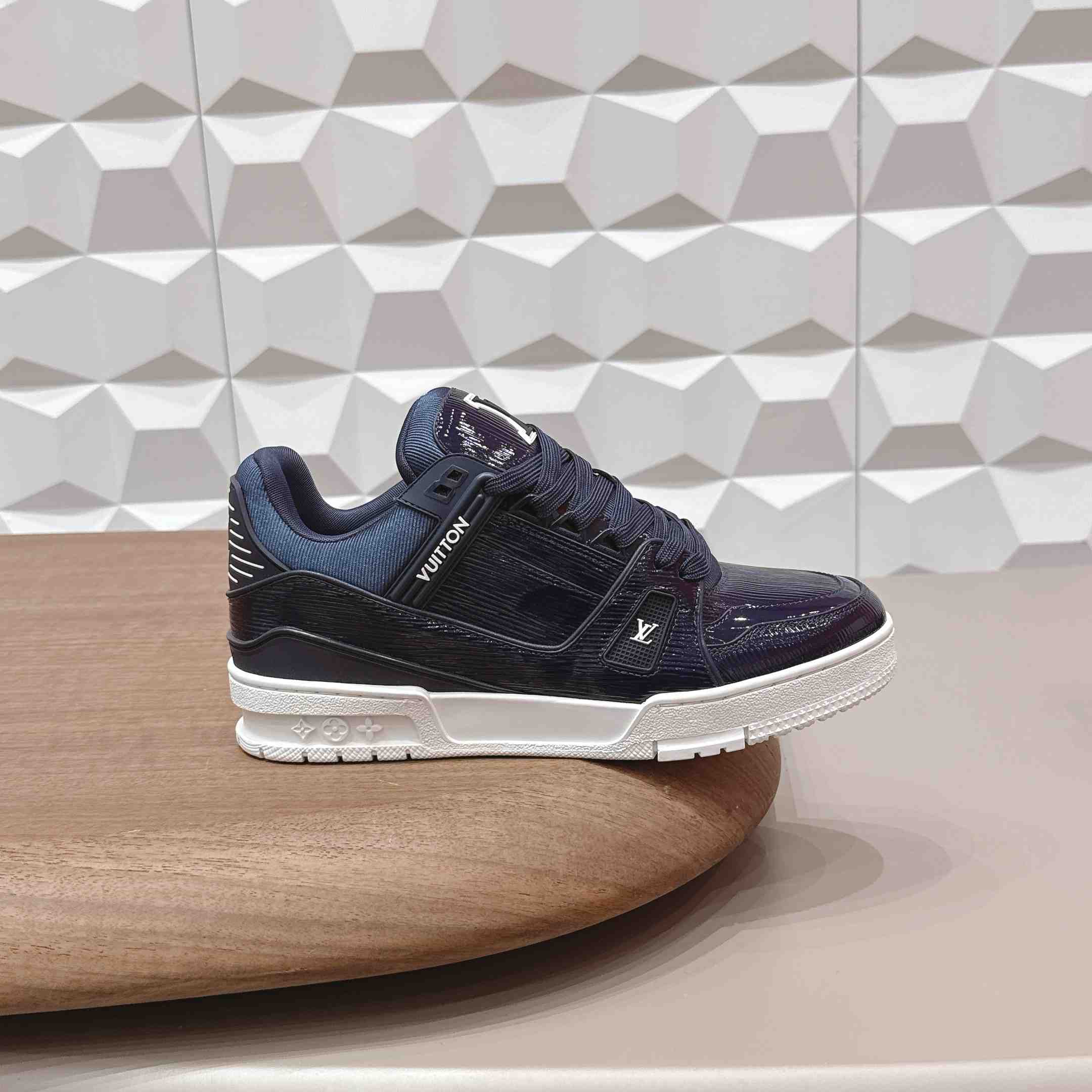 Louis Vuitton Trainer Sneaker 1AJ067 - FashionPlug