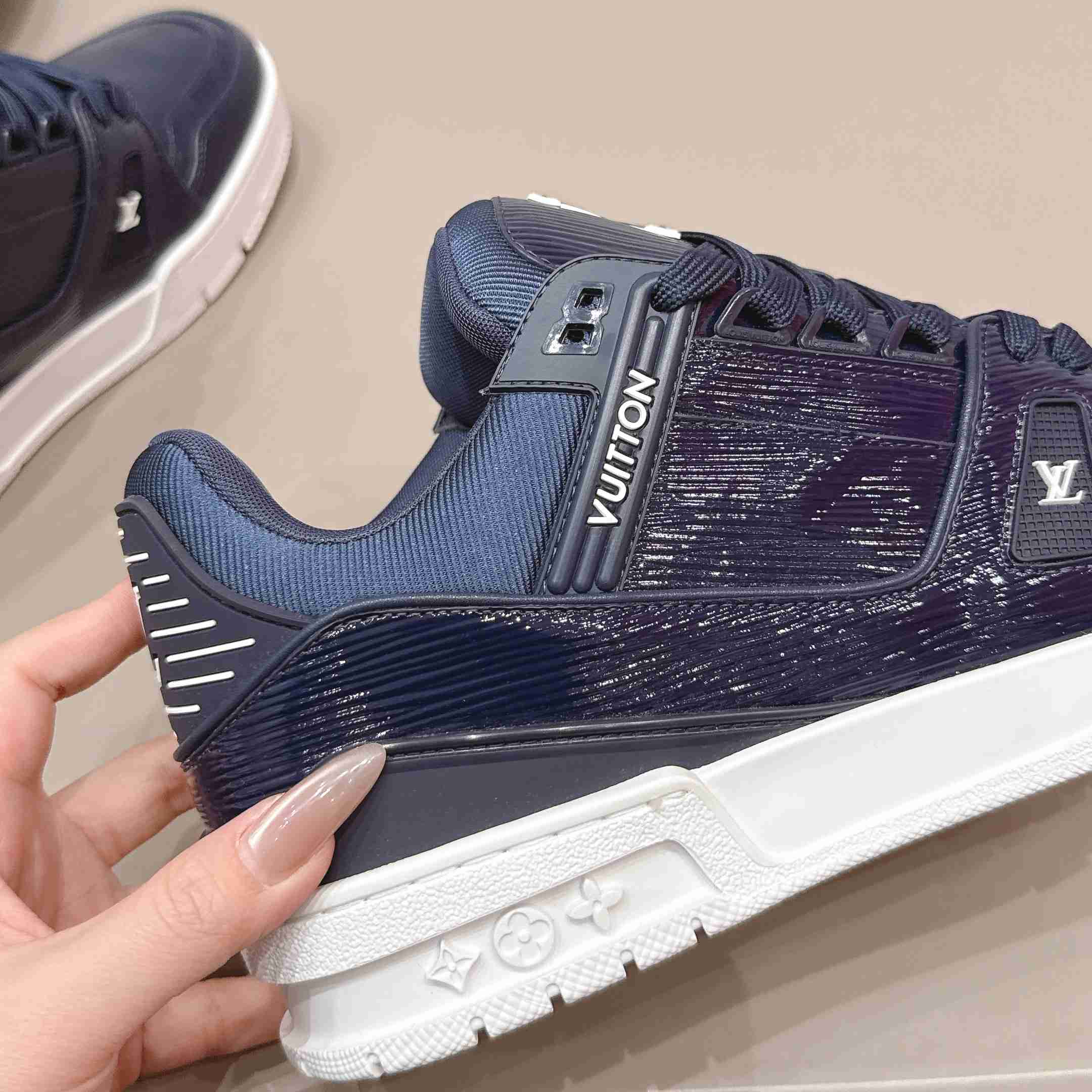 Louis Vuitton Trainer Sneaker 1AJ067 - FashionPlug