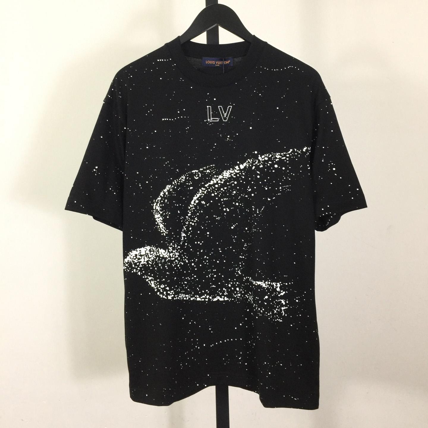 Louis Vuitton T-shirt  - FashionPlug