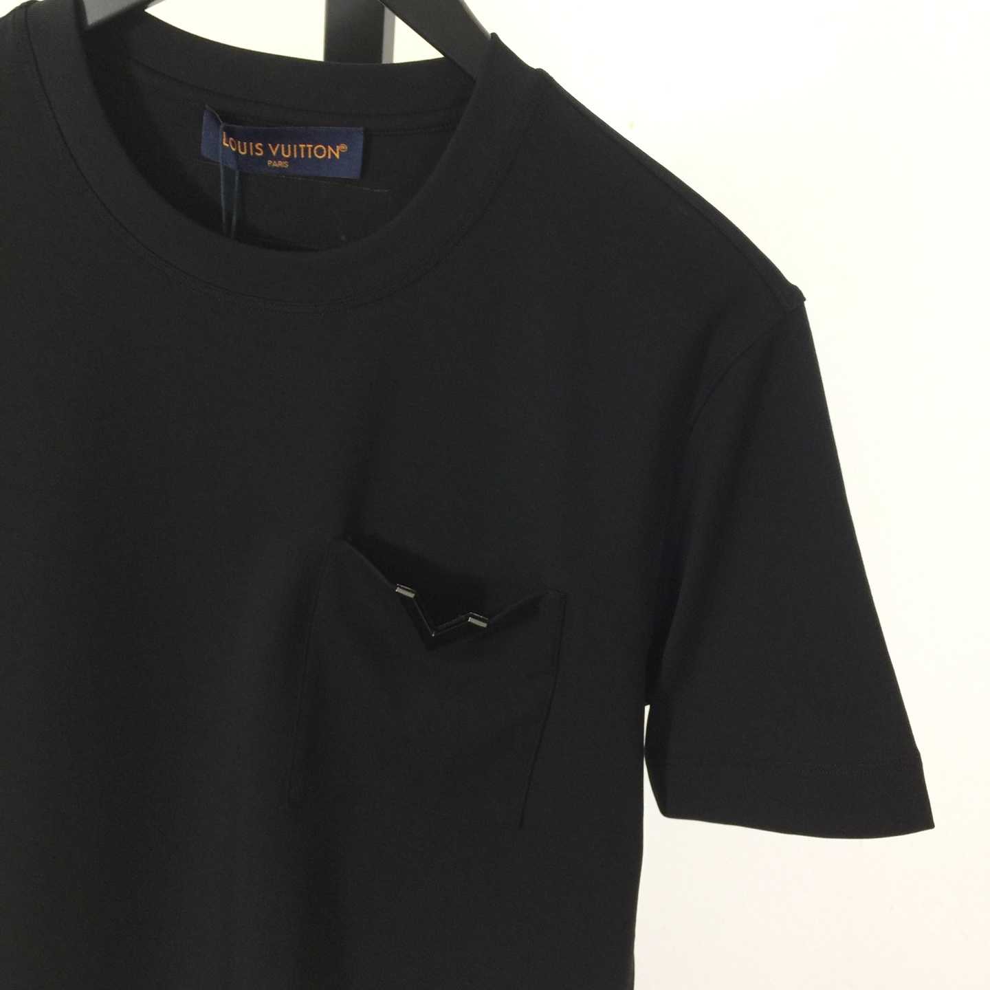 Louis Vuitton V Pocket Logo T-shirt - FashionPlug