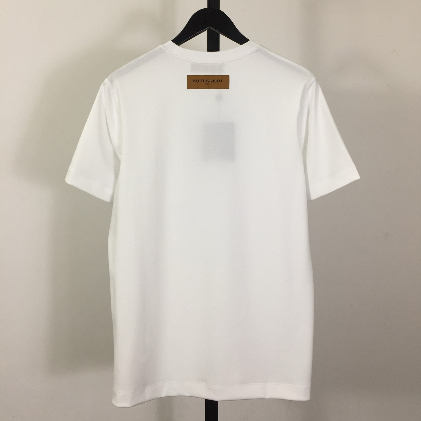 Louis Vuitton V Pocket Logo T-shirt - FashionPlug