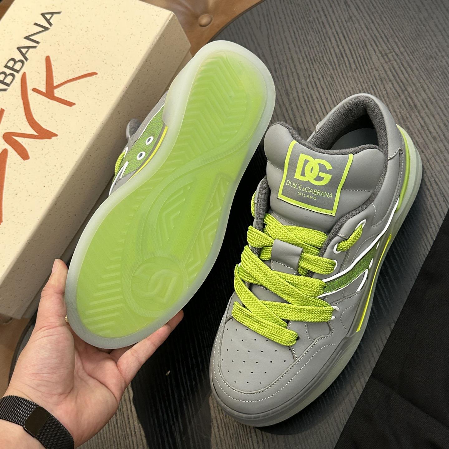 Dolce & Gabbana New Roma Label Low-Top Sneakers - FashionPlug