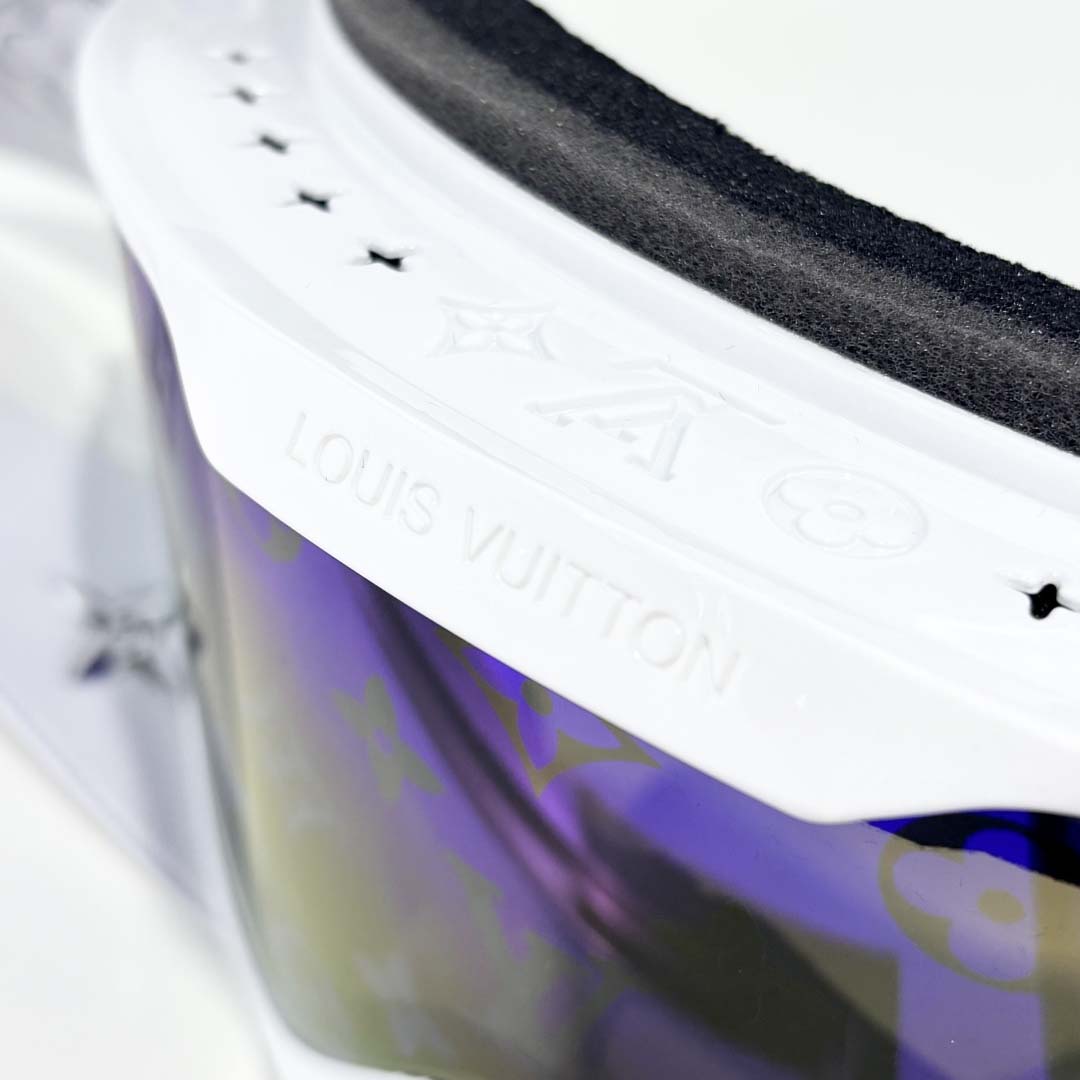 Louis Vuitton LV Snow Gradient Mask - FashionPlug