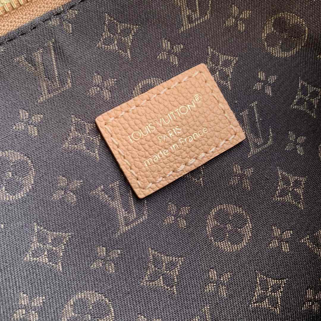 Louis Vuitton Multipass   M28029 - FashionPlug