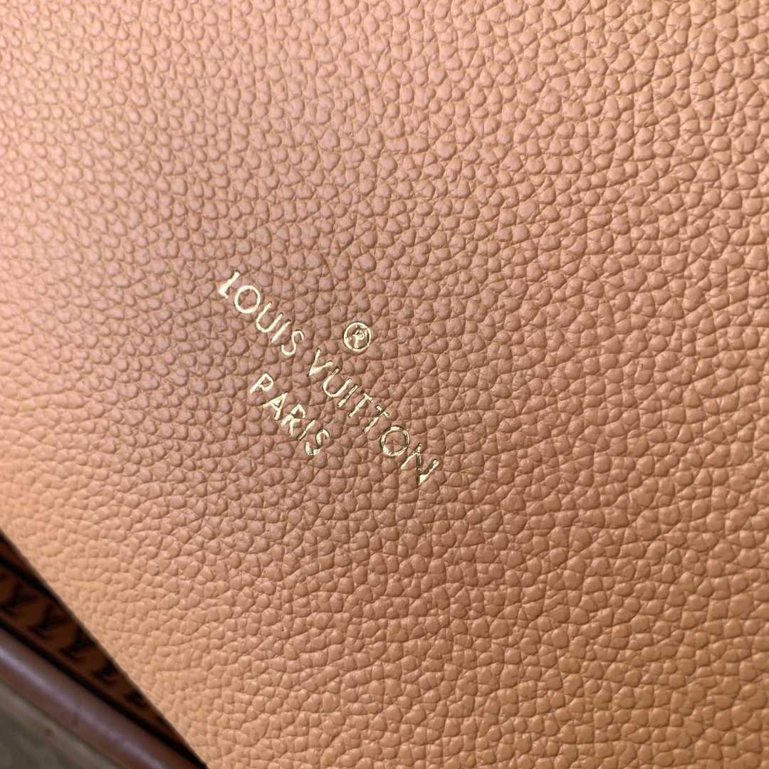 Louis Vuitton Multipass   M28029 - FashionPlug