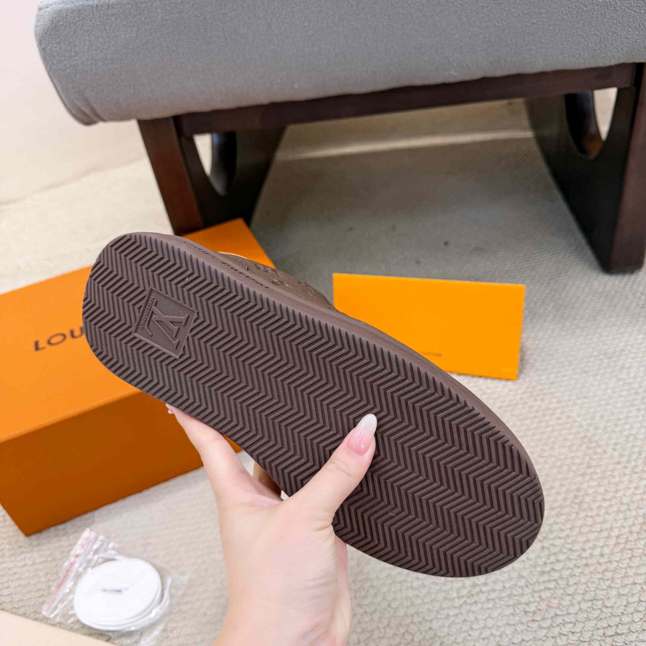 Louis Vuitton Beverly Hills Sneaker 1AJ925   - FashionPlug