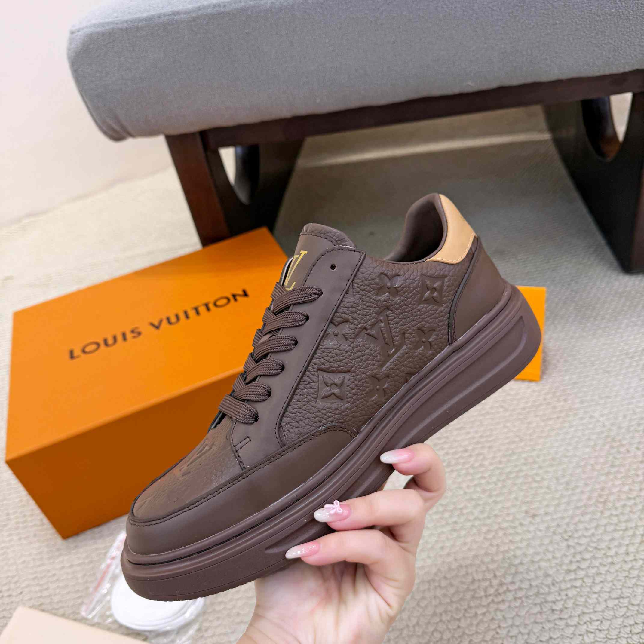 Louis Vuitton Beverly Hills Sneaker 1AJ925   - FashionPlug