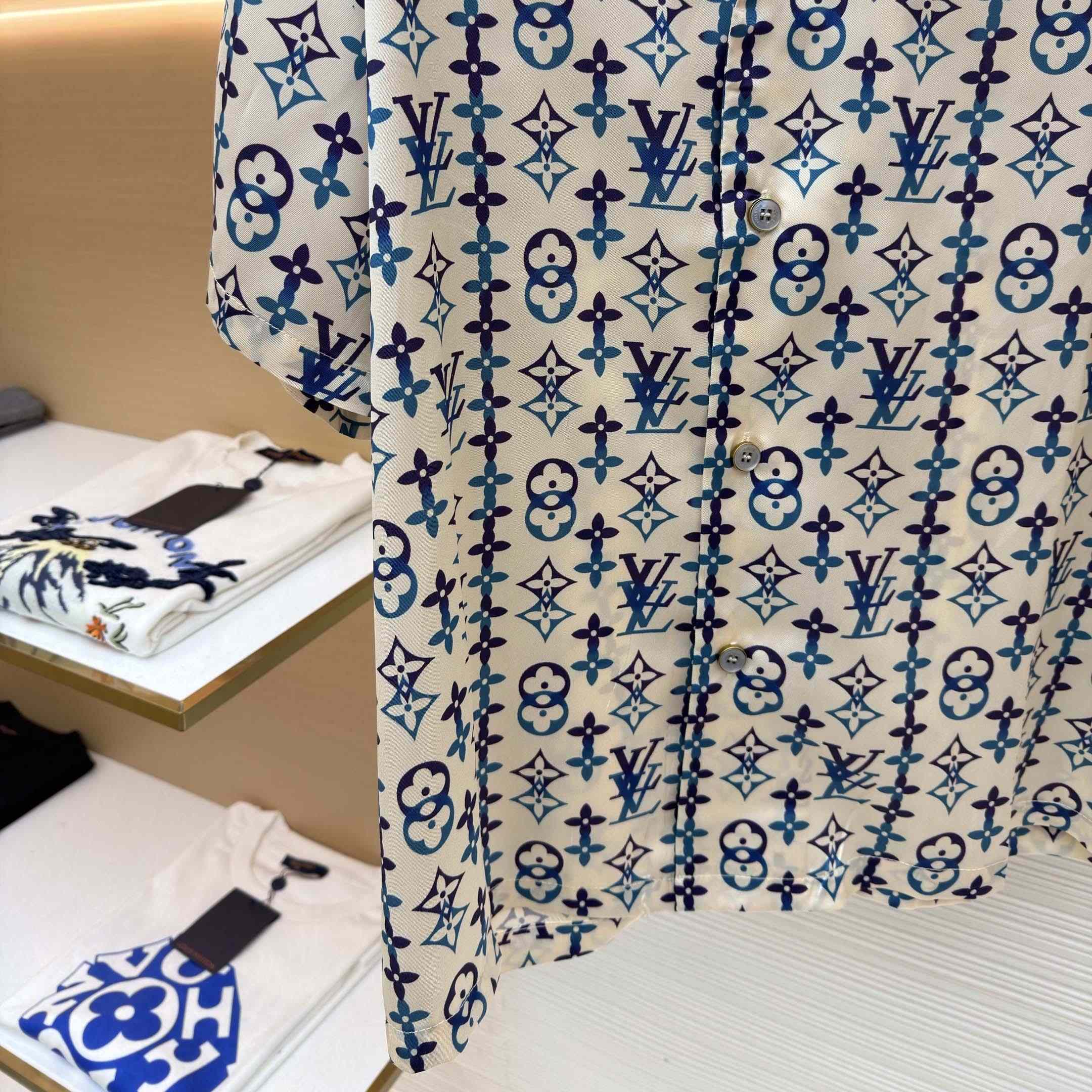 Louis Vuitton Monogram Printed Silk Short-Sleeved Shirt   1AJUOH - FashionPlug