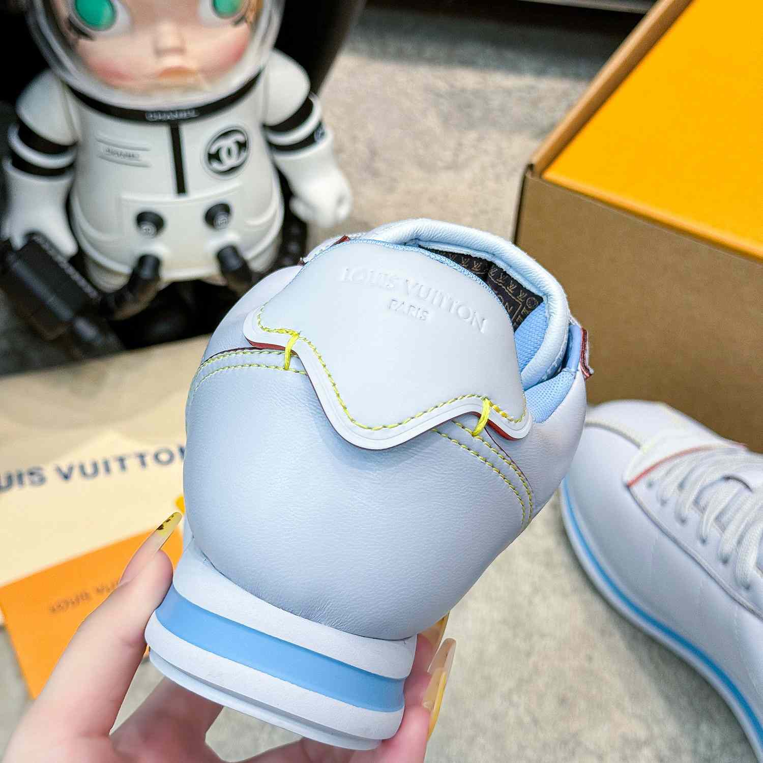 Louis Vuitton LV BUTTERSOFT Sneaker    1AIKI9 - FashionPlug