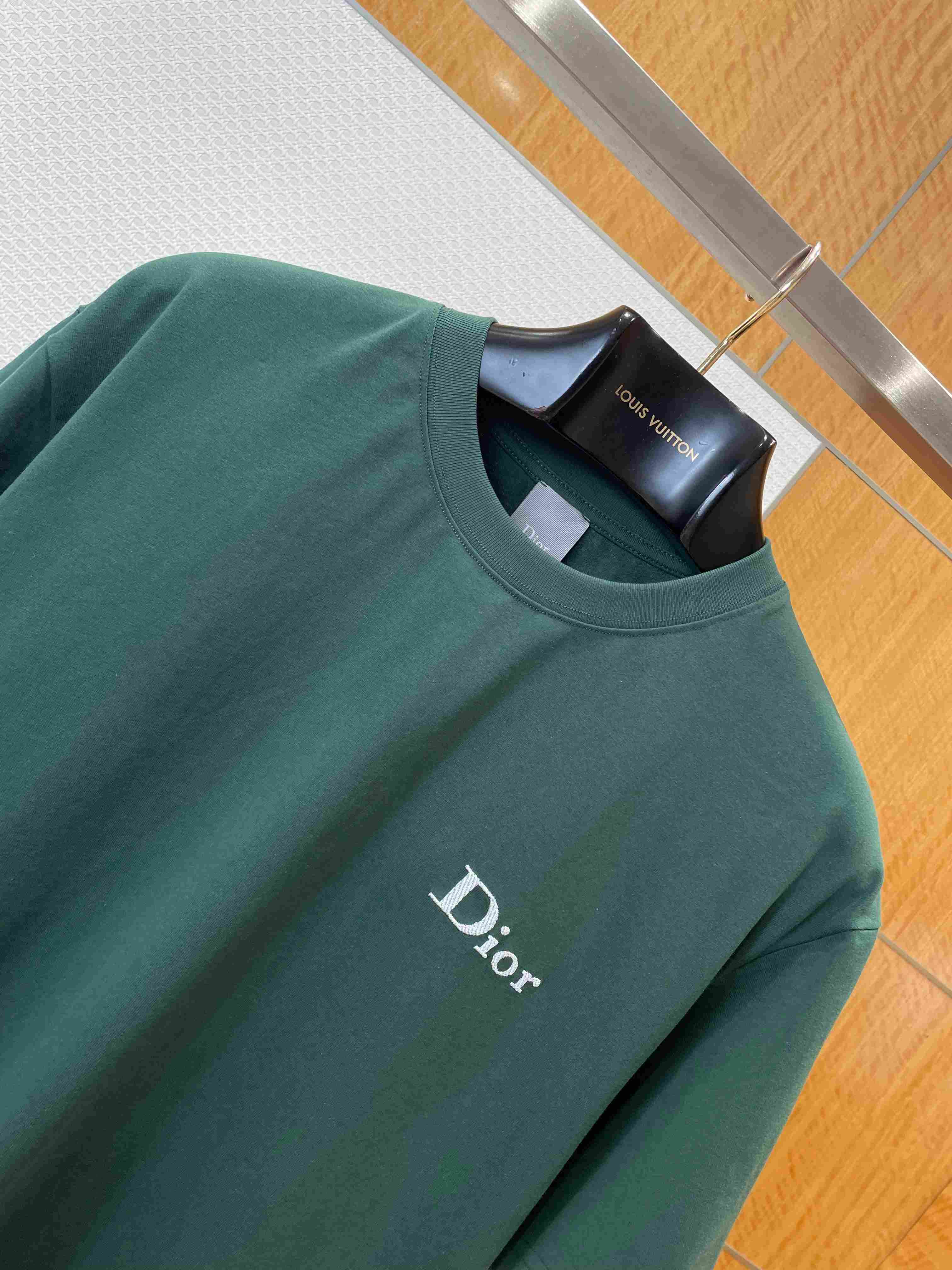 Dior T-Shirt with Dior Embroidery Green - FashionPlug