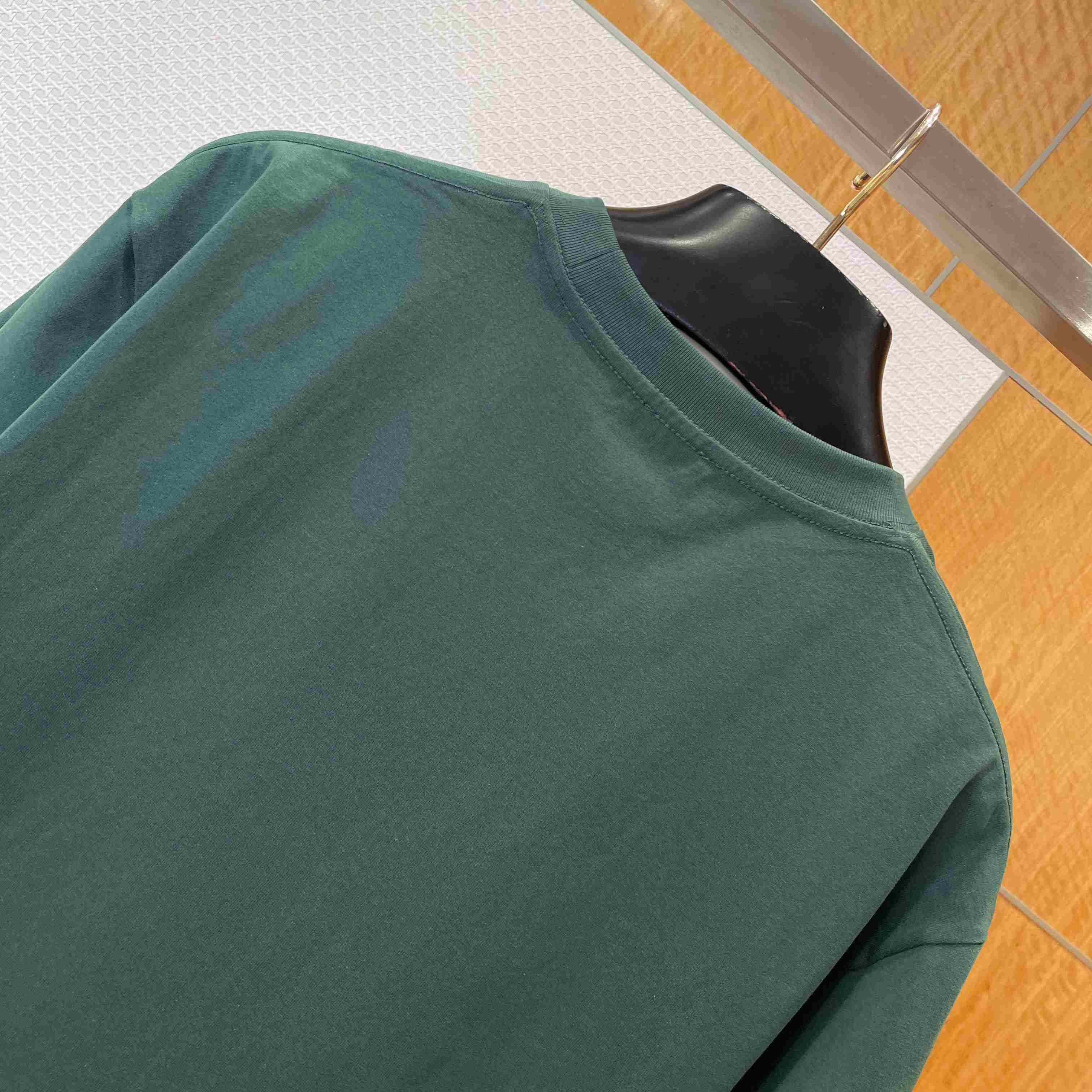 Dior T-Shirt with Dior Embroidery Green - FashionPlug