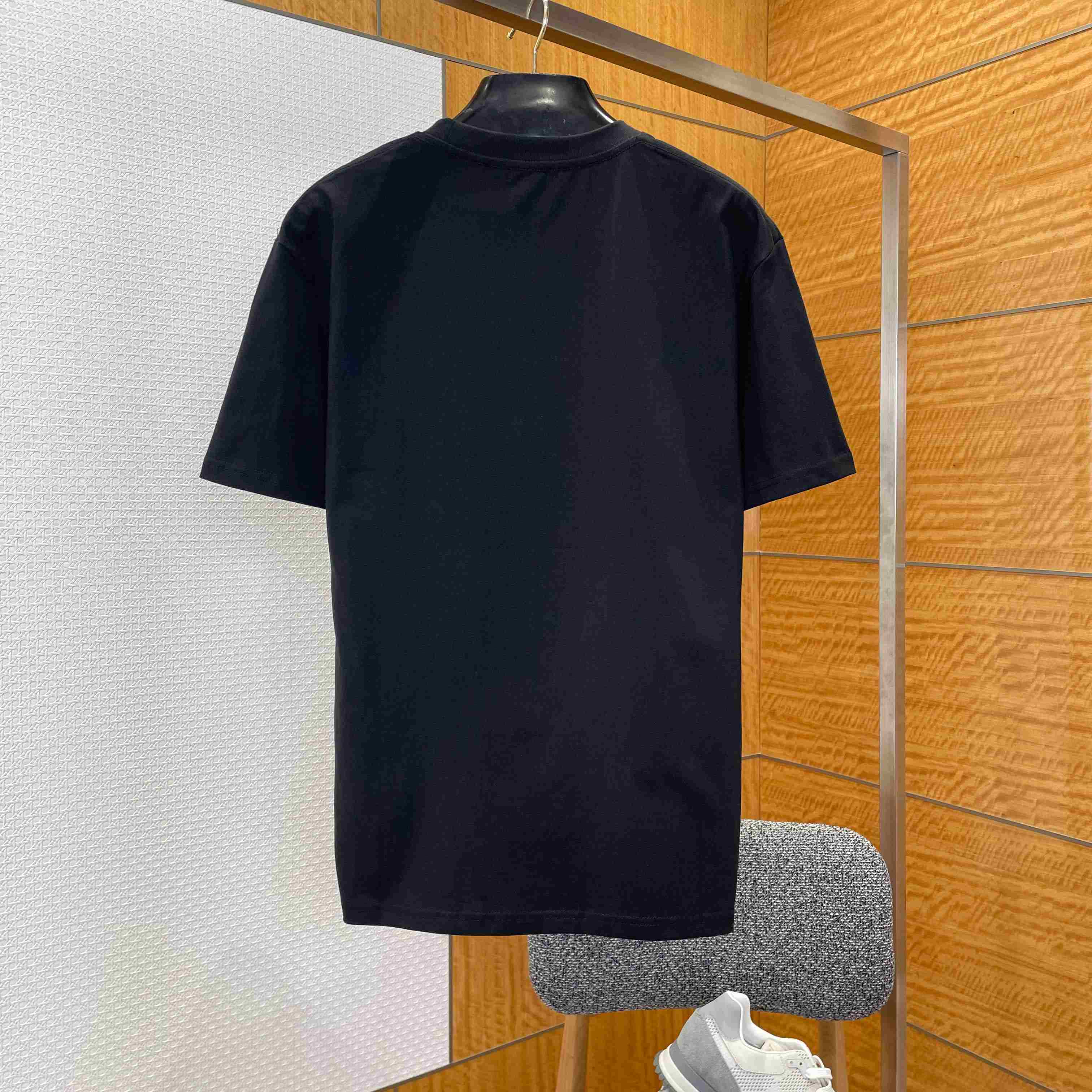 Dior T-Shirt with Dior Embroidery Black - FashionPlug
