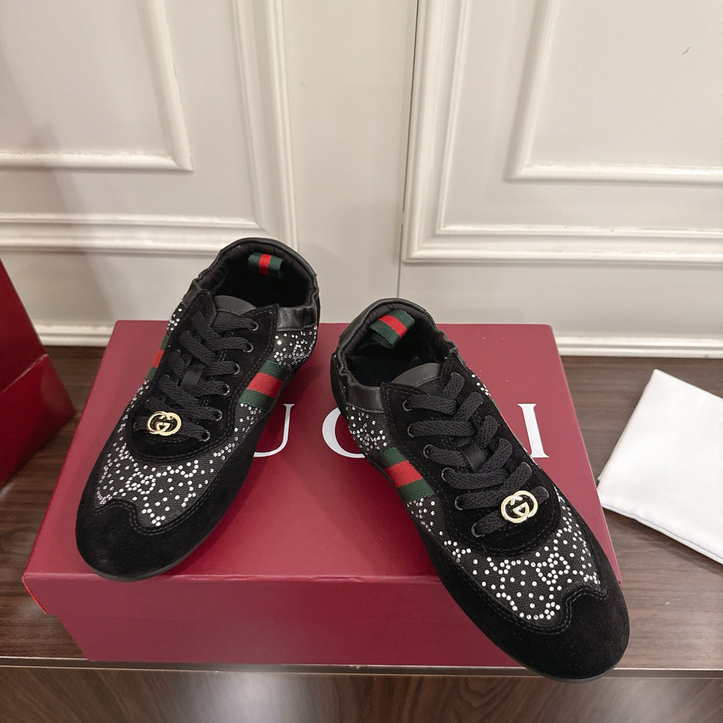 Gucci Women's Gucci Shift GG Crystal Sneaker - FashionPlug