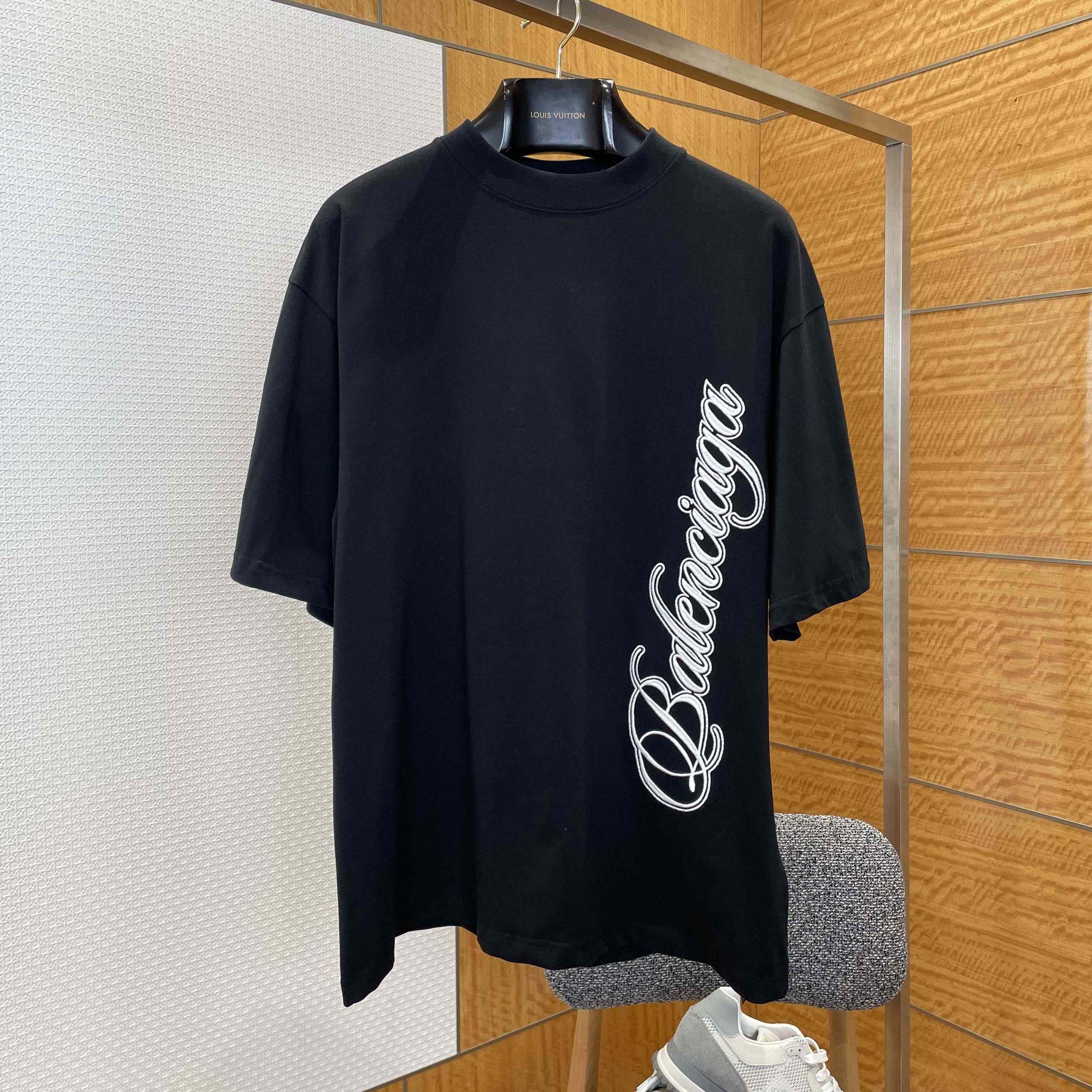 Balenciaga Cursive T-Shirt Medium Fit in black - FashionPlug