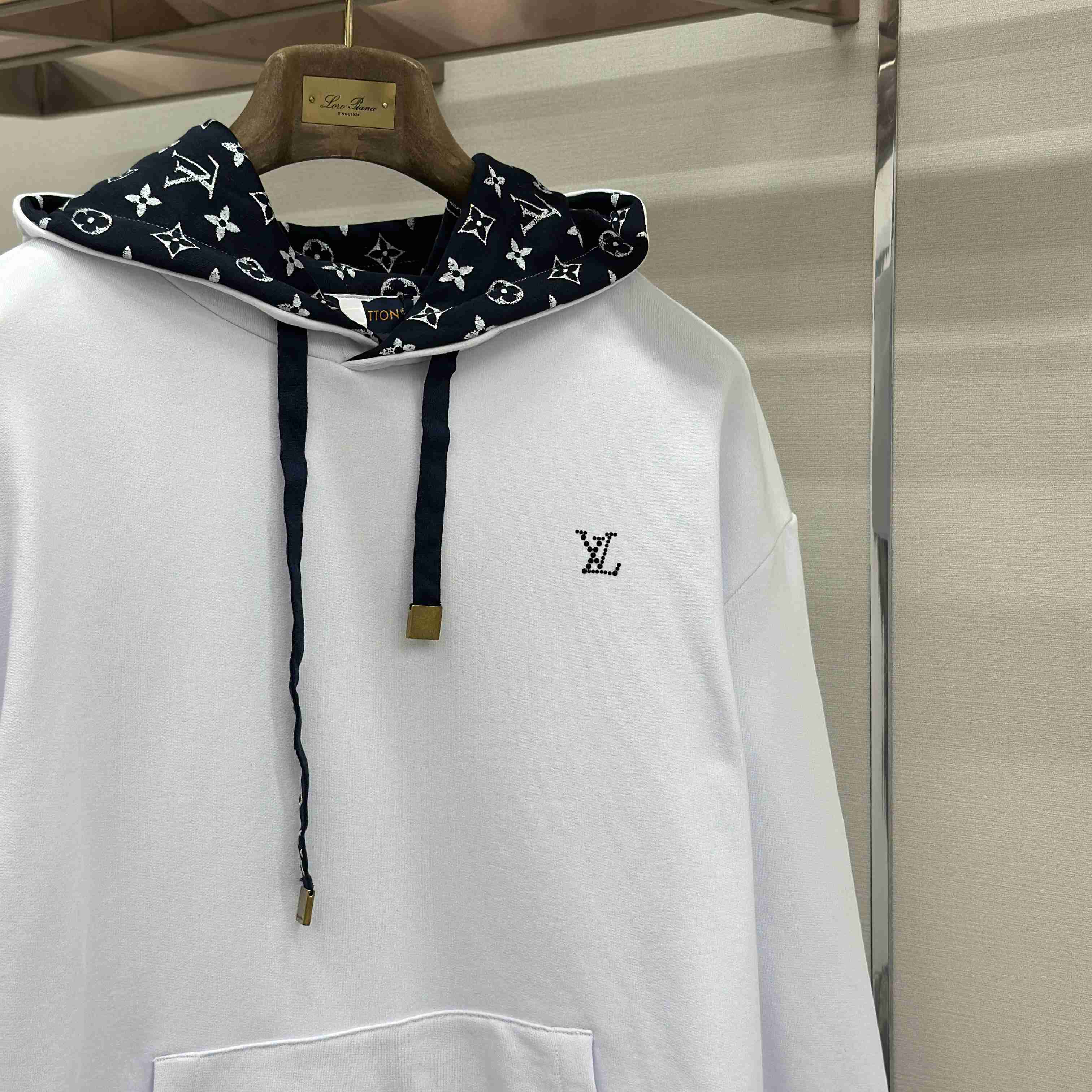 Louis Vuitton Cotton Hoodie 1AHUGK - FashionPlug