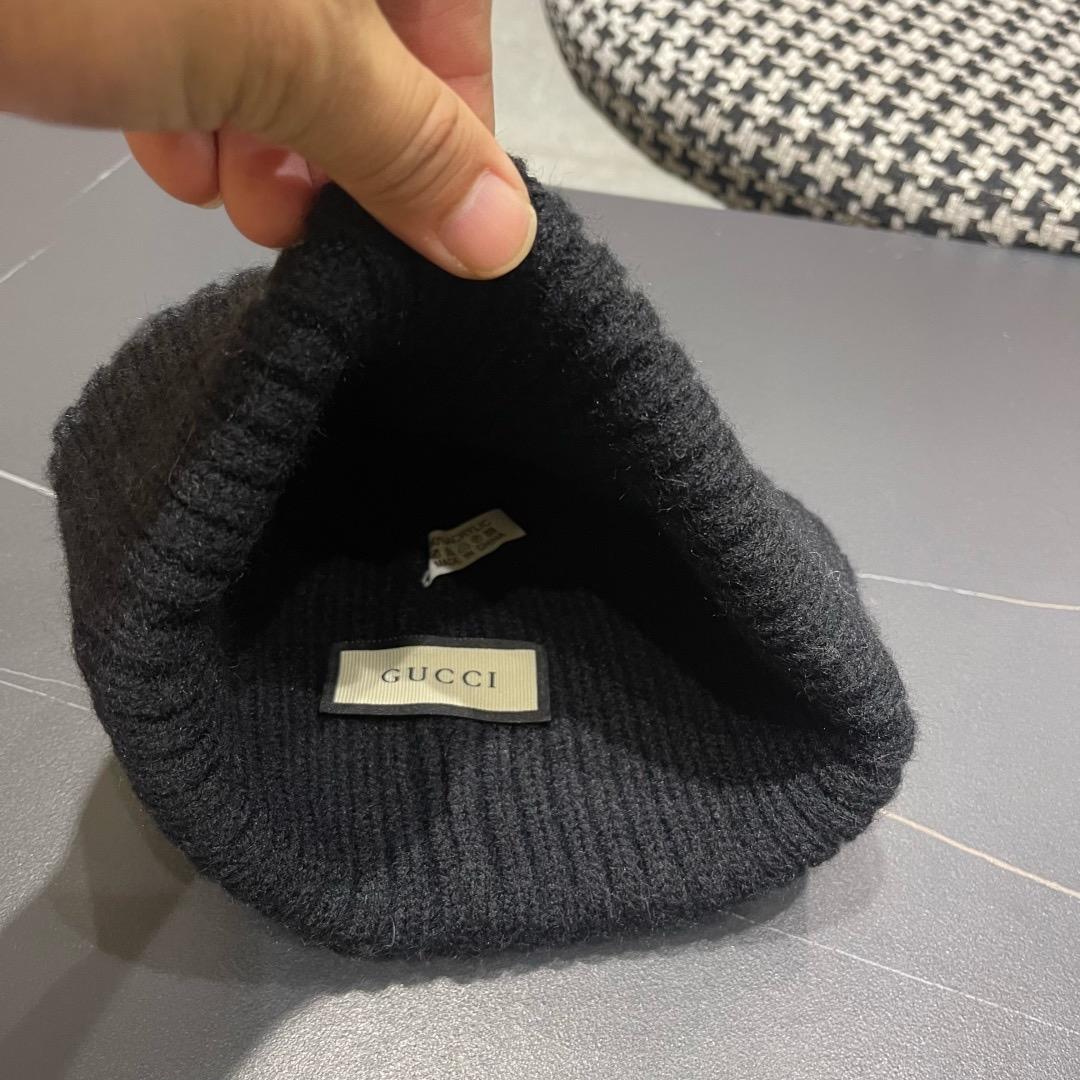 Gucci  Wool Cashmere Hat With Double G - FashionPlug