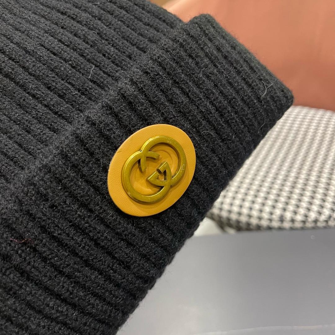 Gucci  Wool Cashmere Hat With Double G - FashionPlug