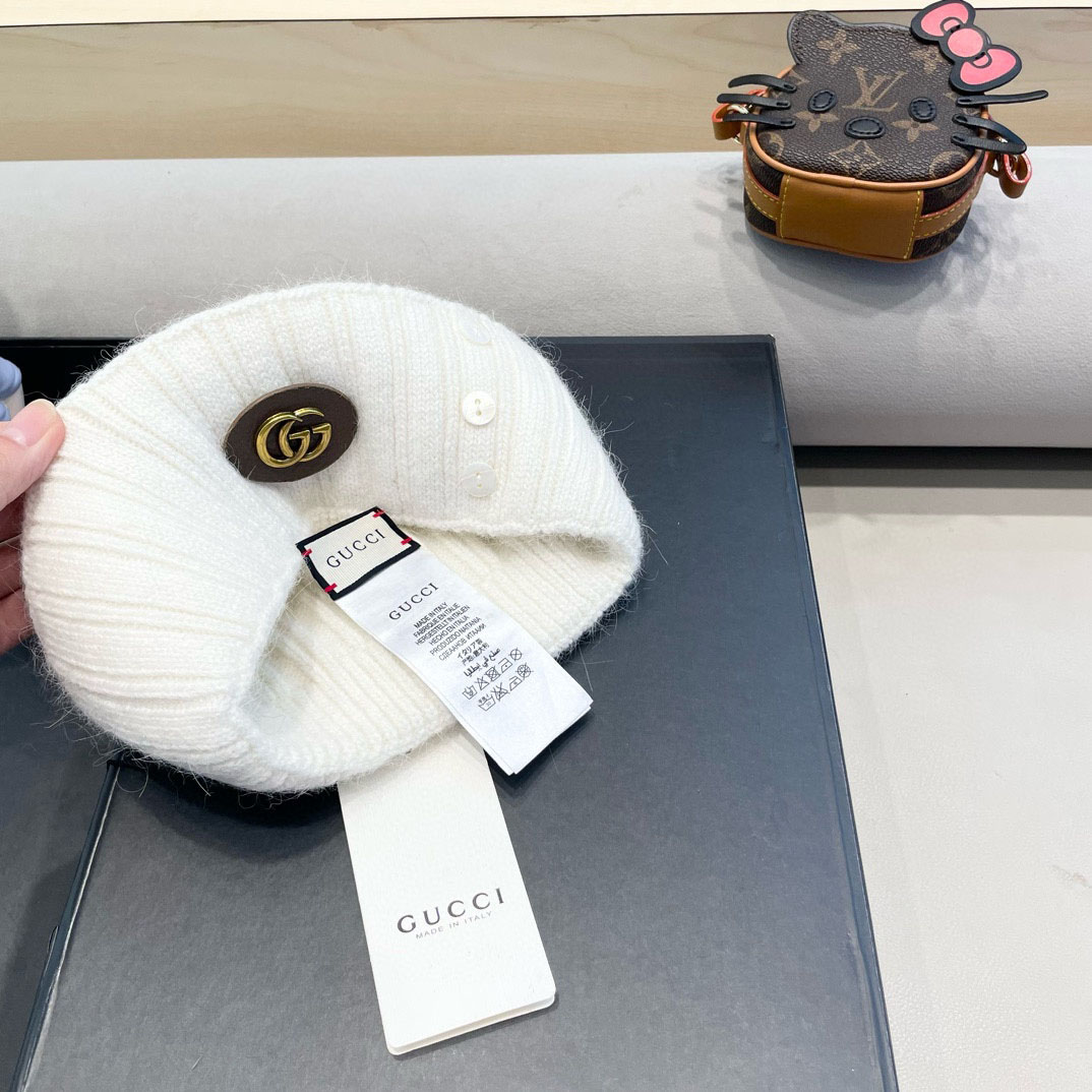 Gucci Beanie    - FashionPlug